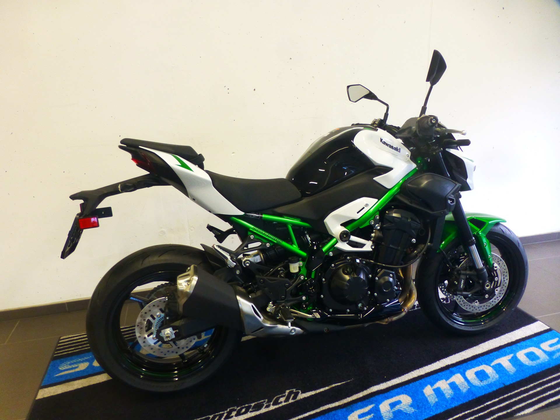 KAWASAKI Z 900 (35kW) MY 2027-showroom-element-2