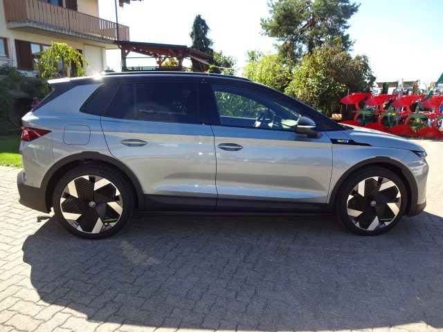 SKODA Elroq RS 4x4-image-5