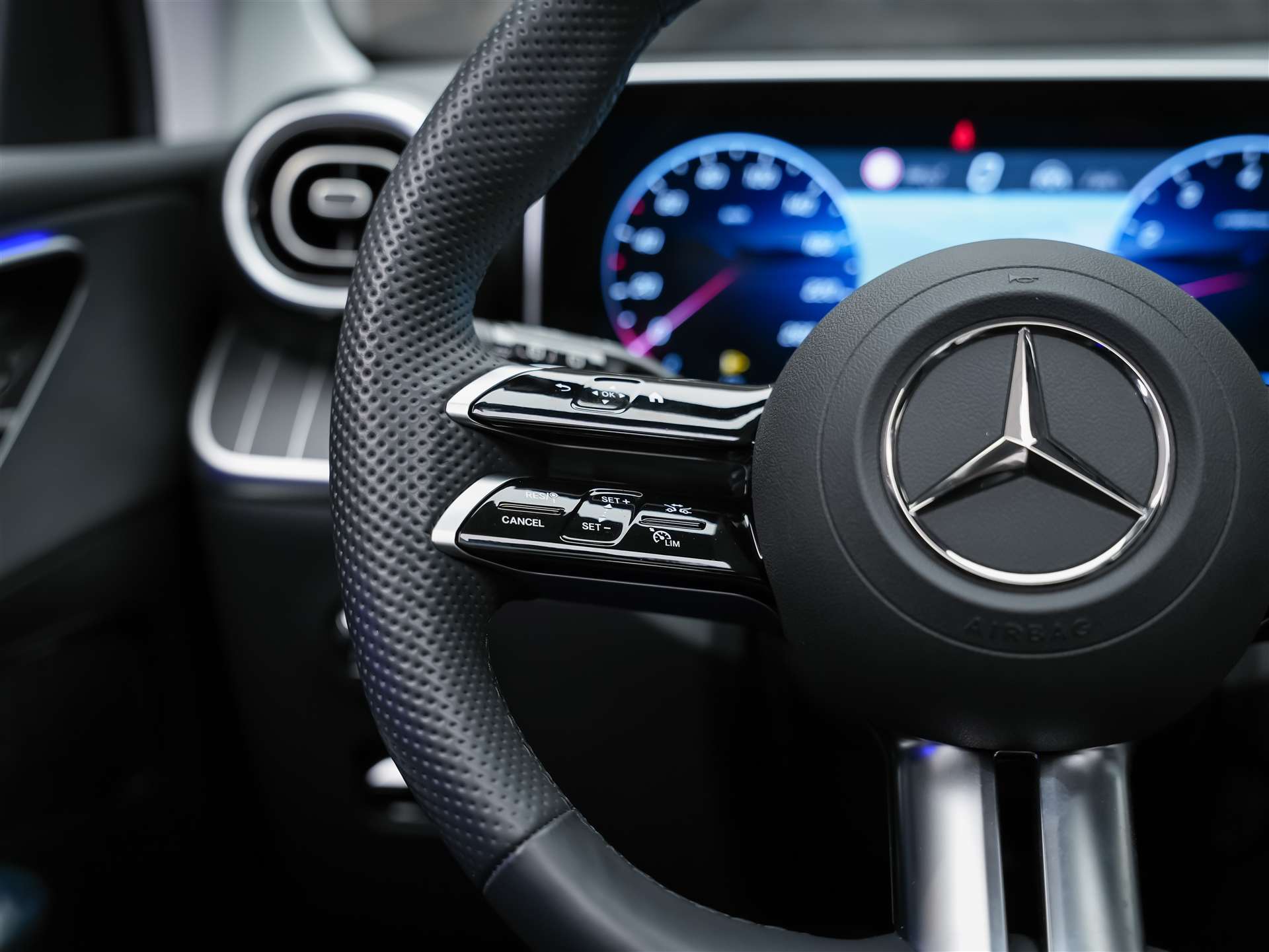 MERCEDES-BENZ GLC 300 4Matic AMG Line 9G-Tronic *Facelift*21" Felgen*Panorama*AHK*360° Kamera*-image-30
