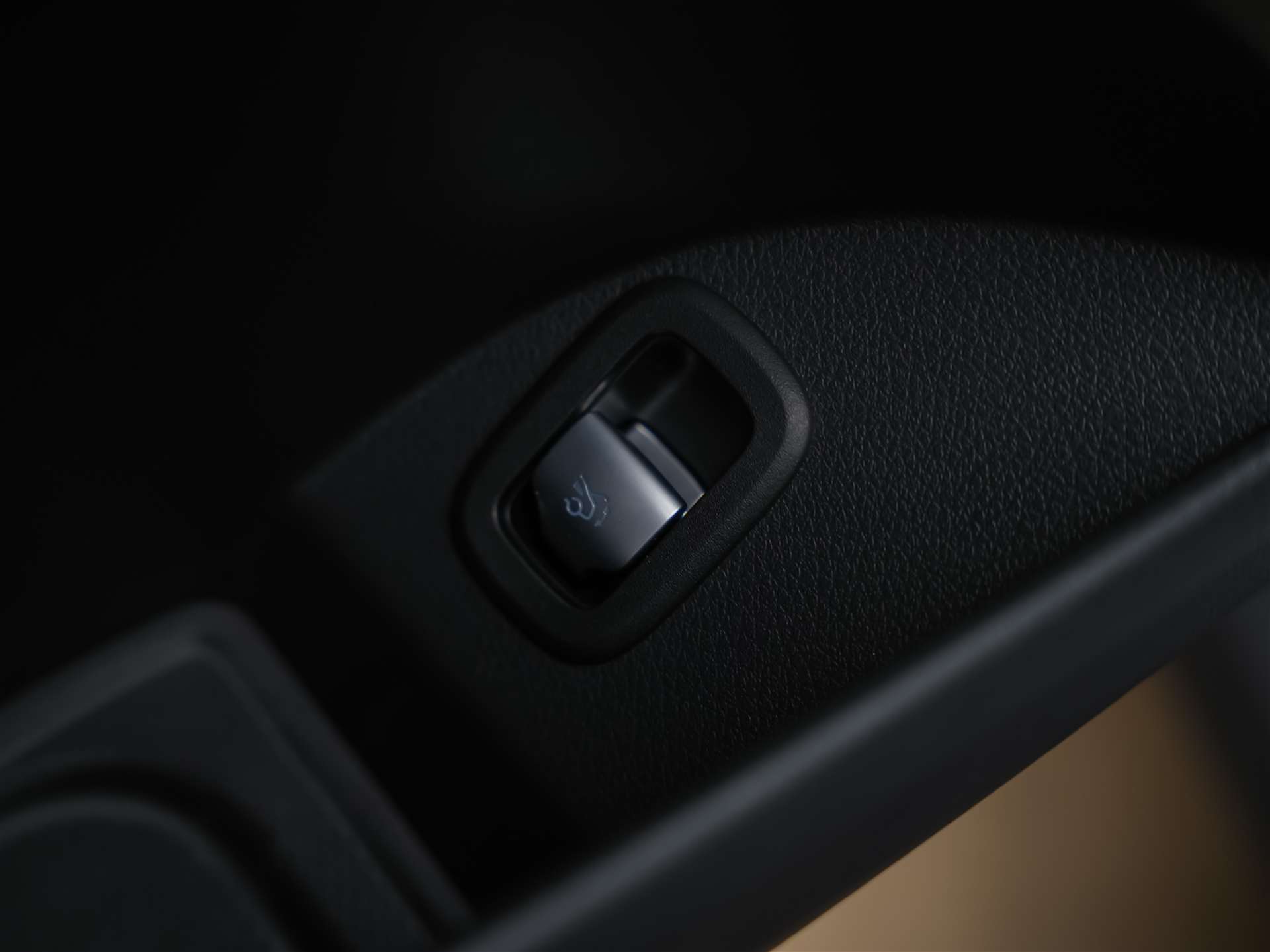MERCEDES-BENZ GLC 300 4Matic AMG Line 9G-Tronic *Facelift*21" Felgen*Panorama*AHK*360° Kamera*-image-27