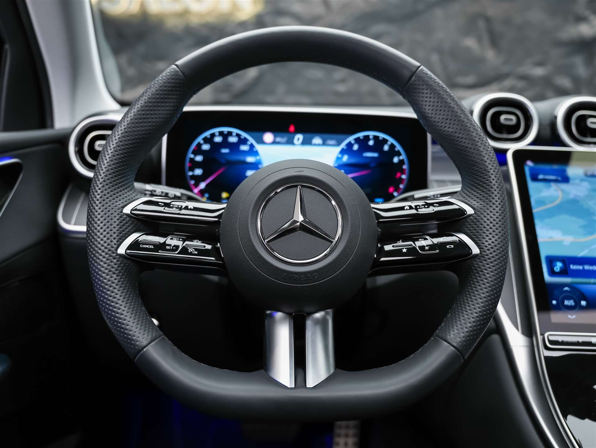 MERCEDES-BENZ GLC 300 4Matic AMG Line 9G-Tronic *Facelift*21" Felgen*Panorama*AHK*360° Kamera*-image-29