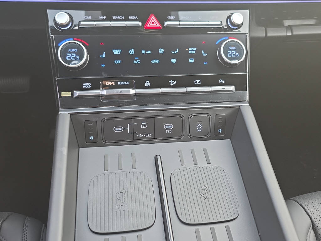 HYUNDAI Santa Fe 1.6 T-GDi PHEV Calligraphy AWD 7Plätzer-image-19