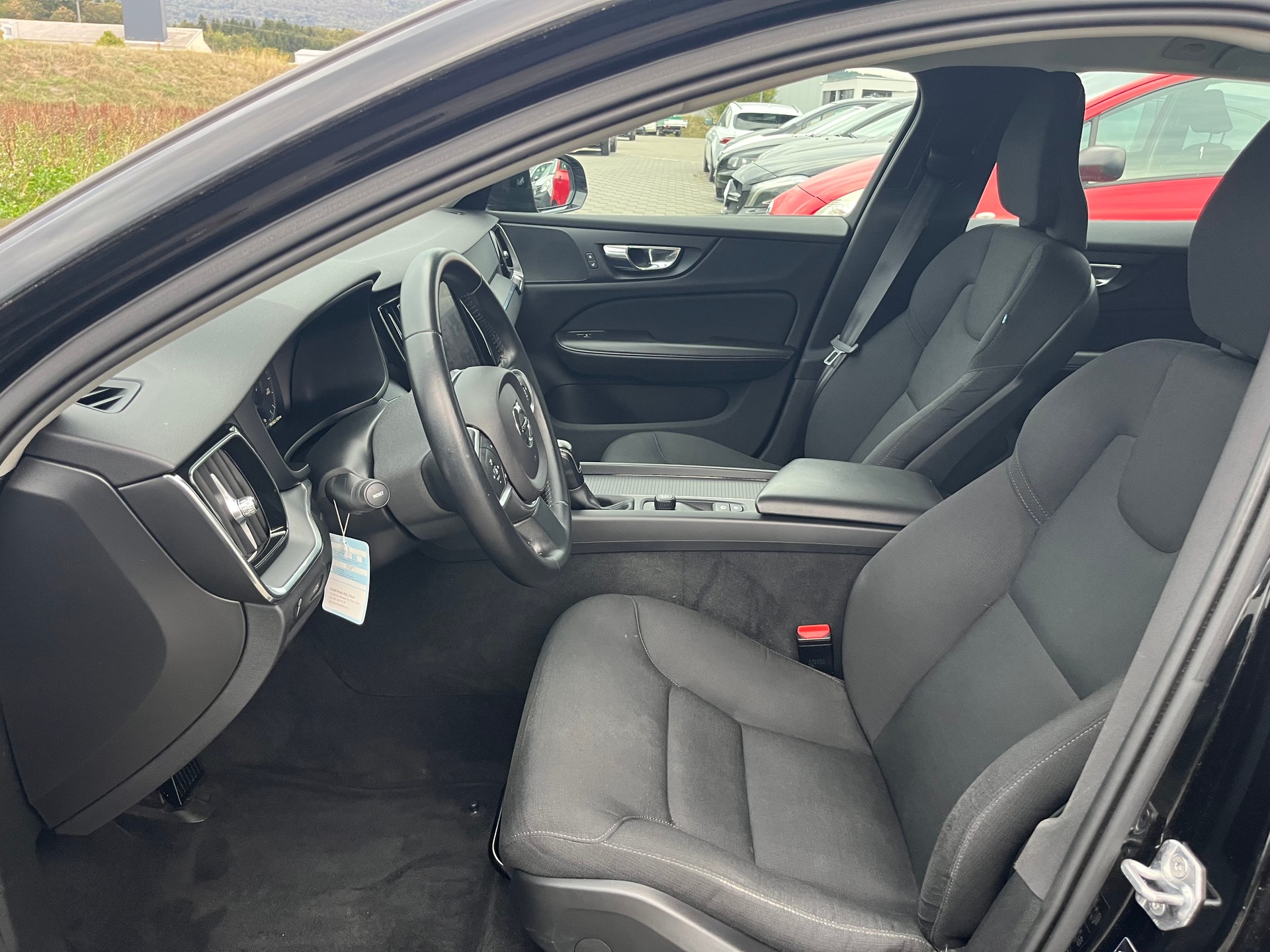 VOLVO V60 D3 Momentum-image-11