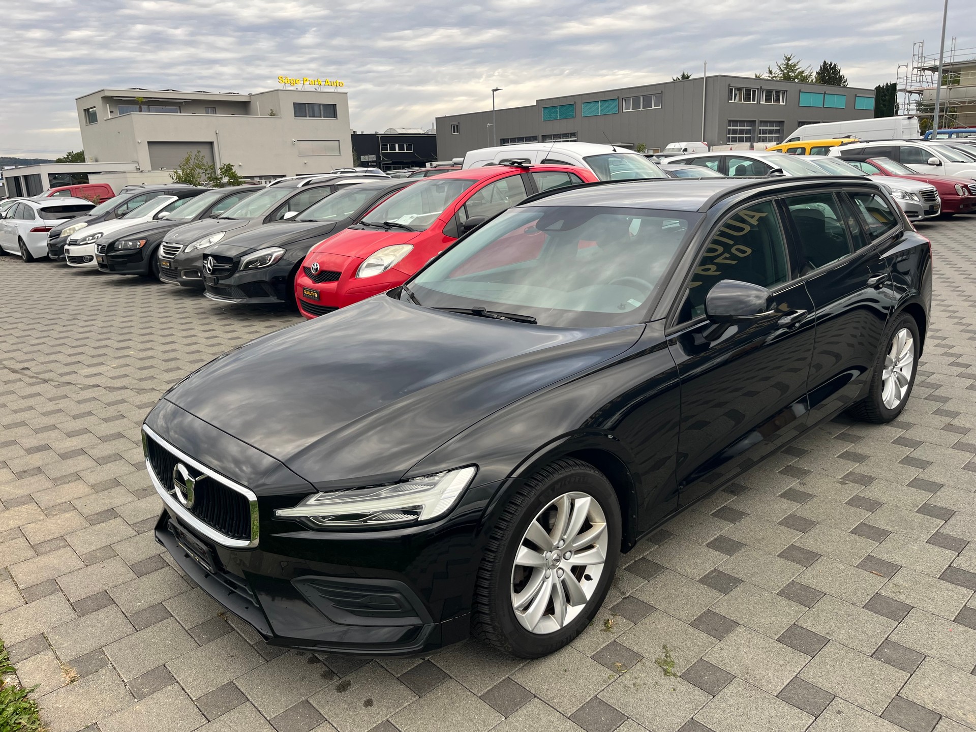 VOLVO V60 D3 Momentum-image-4