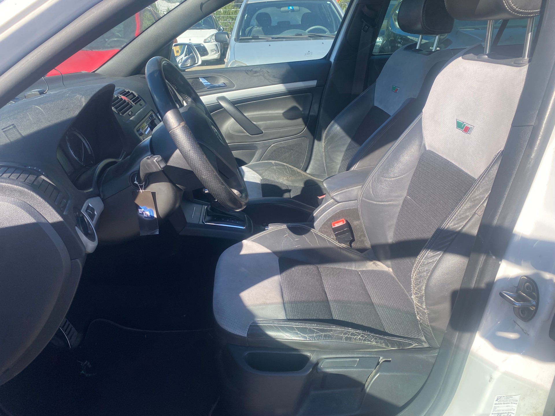 SKODA Octavia 2.0 TDI RS DSG-image-9