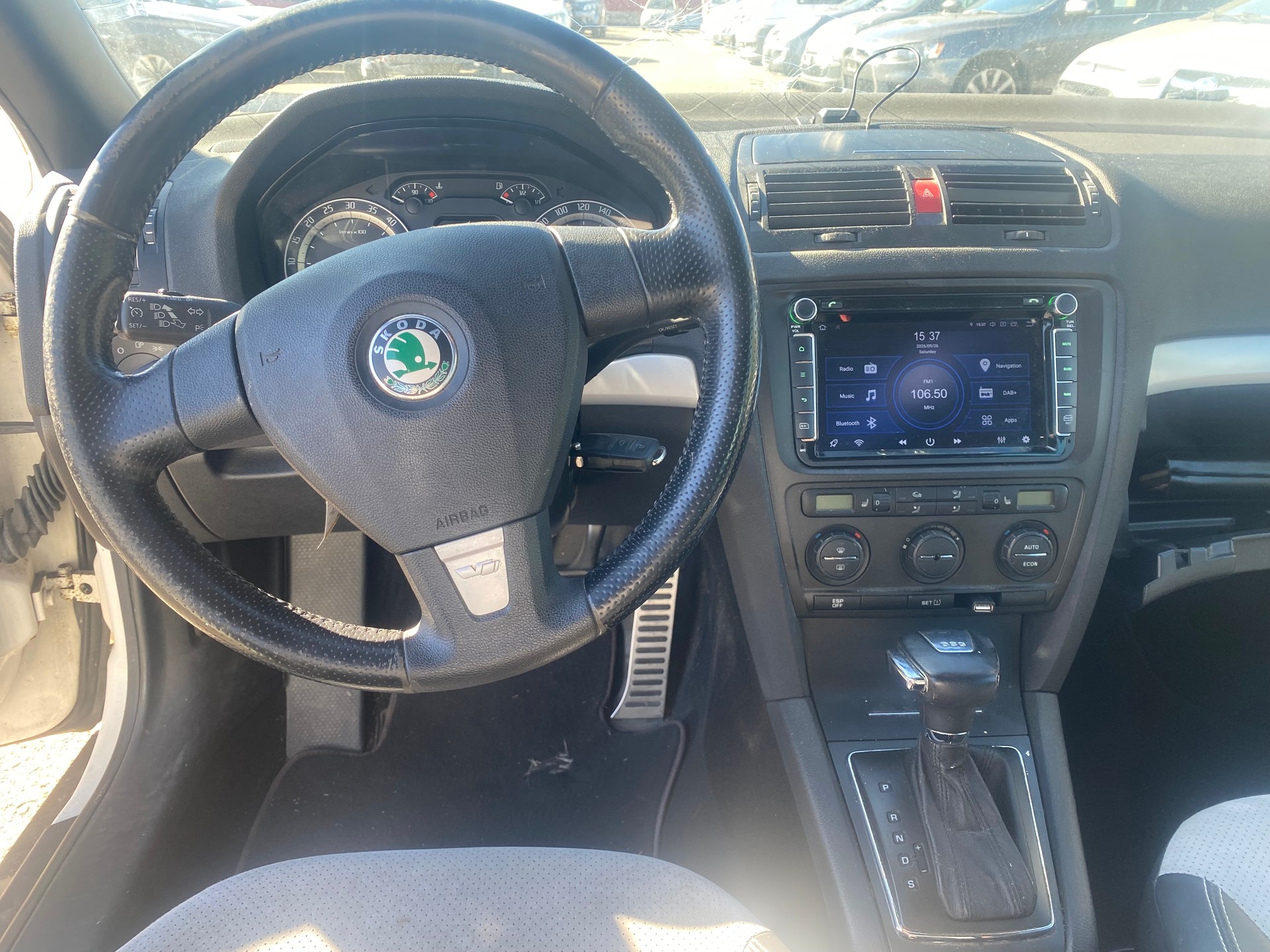 SKODA Octavia 2.0 TDI RS DSG-image-8
