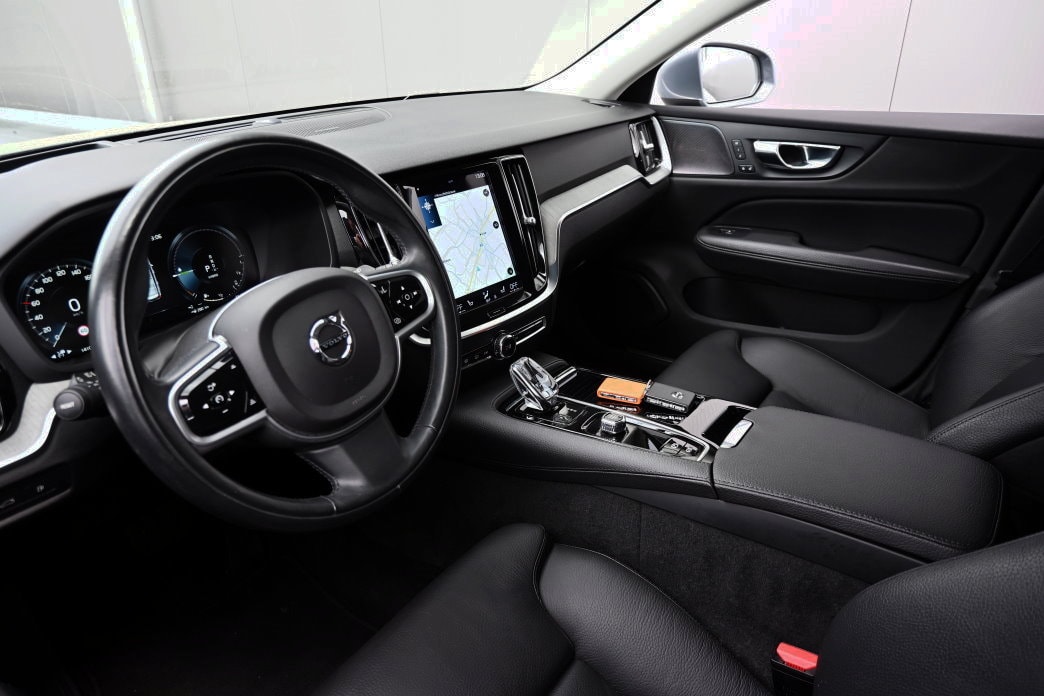 VOLVO V60 T6 eAWD Twin Engine Inscription Geartronic-image-6