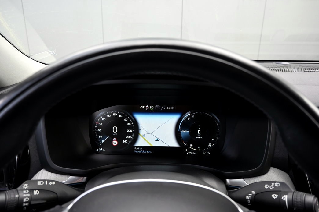 VOLVO V60 T6 eAWD Twin Engine Inscription Geartronic-image-8