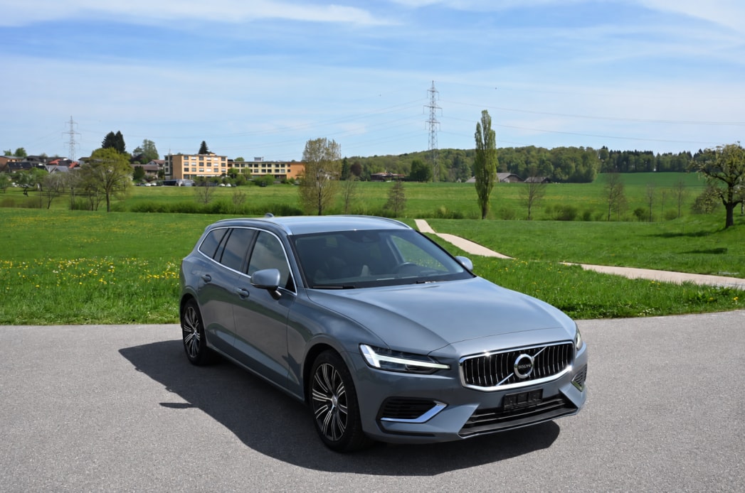 VOLVO V60 T6 eAWD Twin Engine Inscription Geartronic-image-1