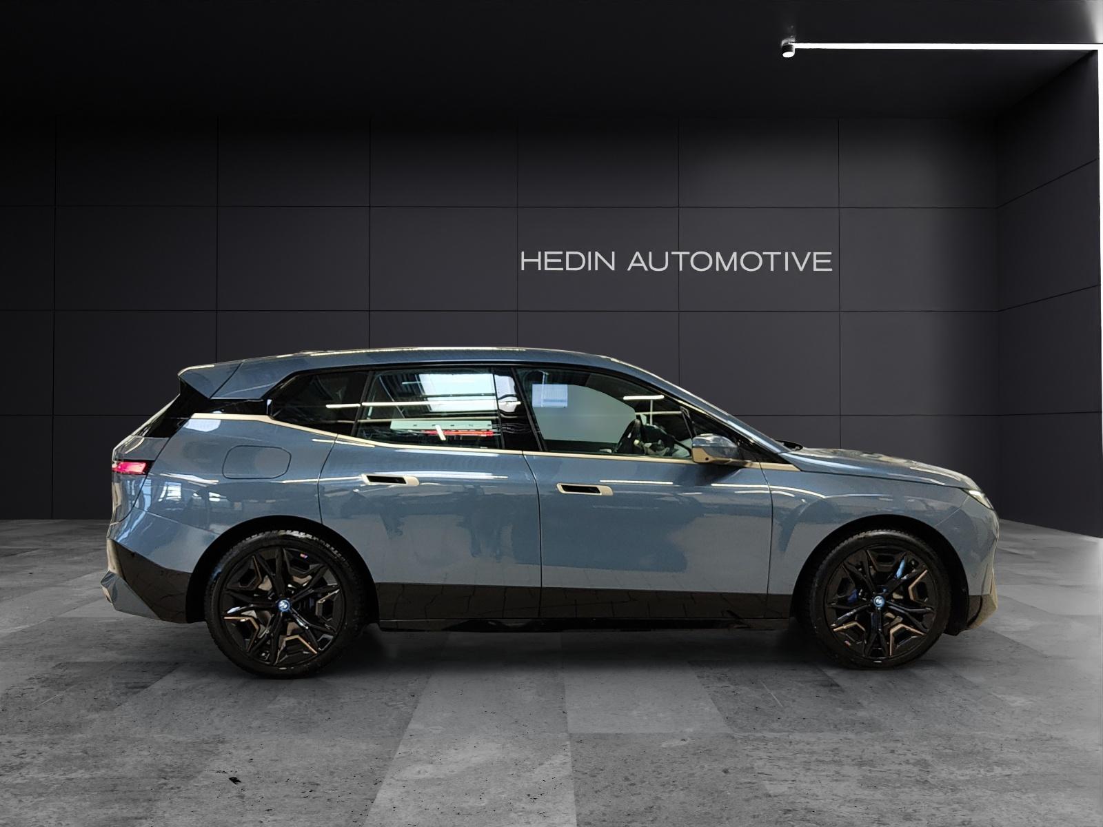 BMW iX xDrive40-image-6