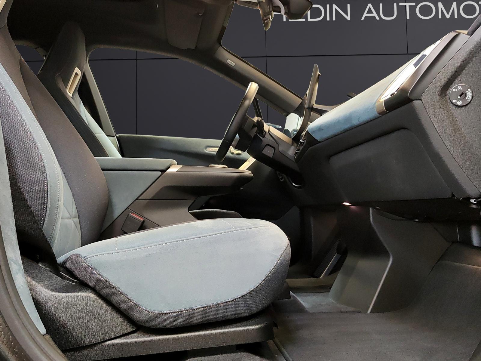 BMW iX xDrive40-image-19