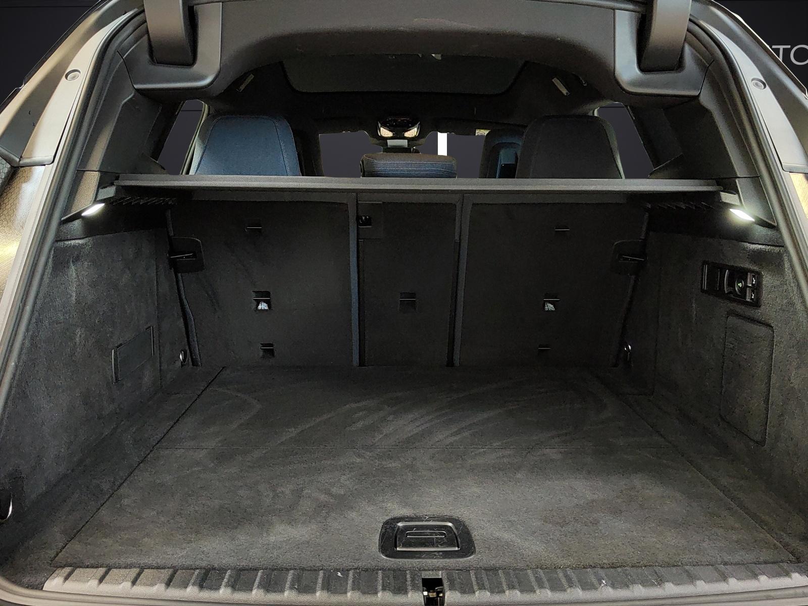 BMW iX xDrive40-image-16