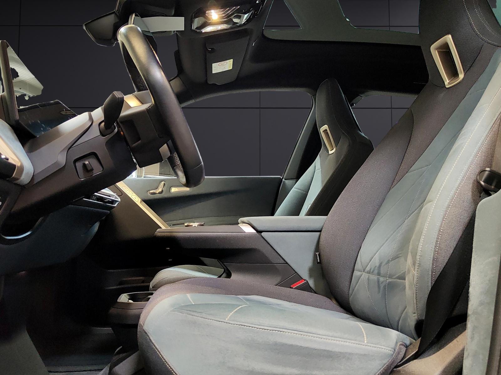 BMW iX xDrive40-image-9