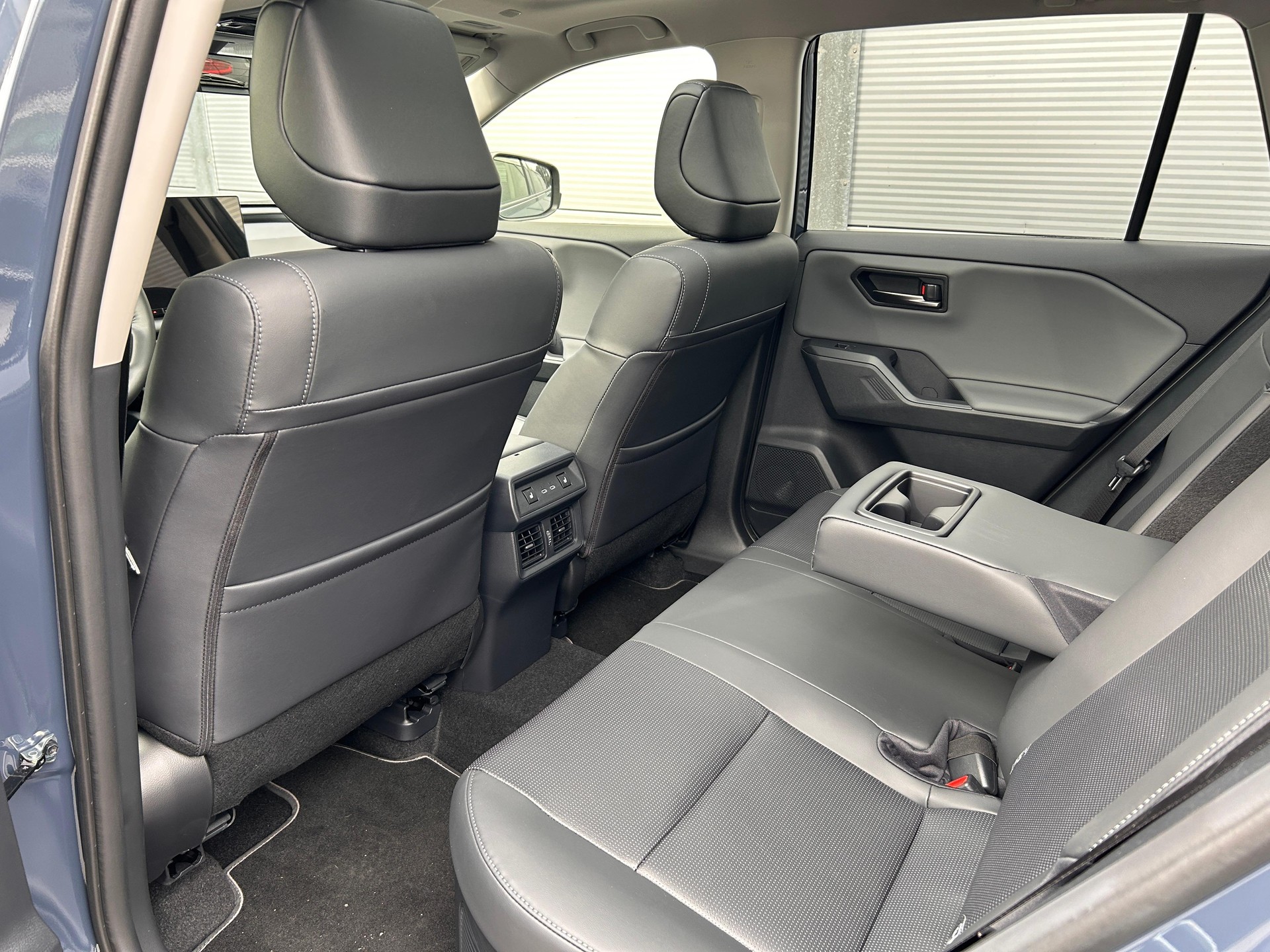 TOYOTA RAV4 2.5 HEV Premium-image-12