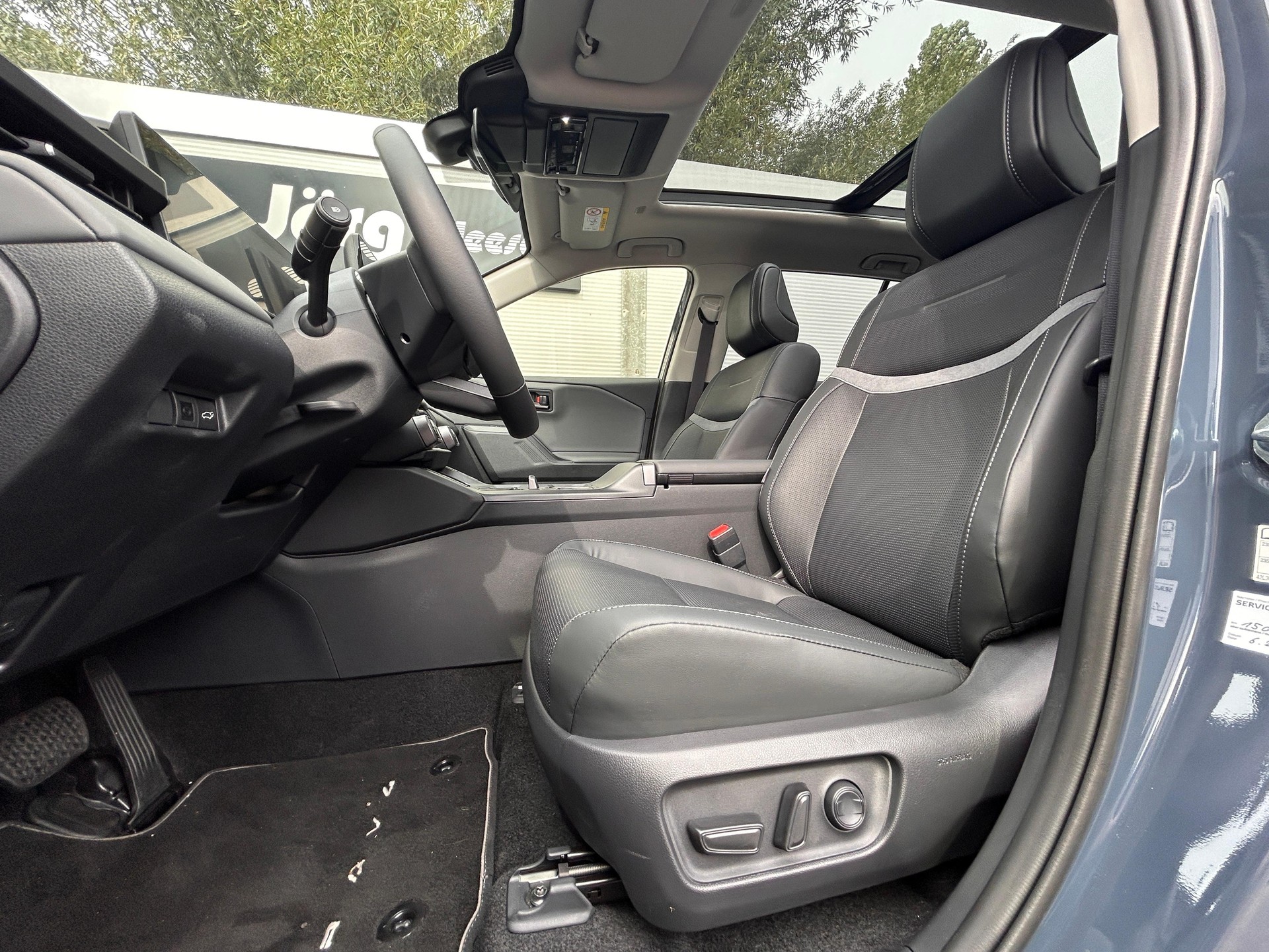 TOYOTA RAV4 2.5 HEV Premium-image-7