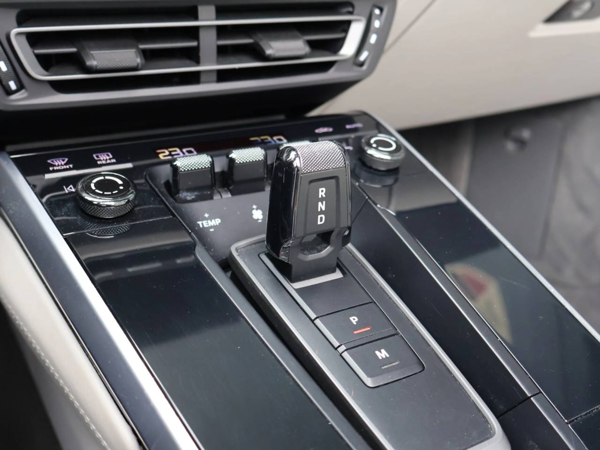 PORSCHE 911 Turbo Cabriolet-image-18