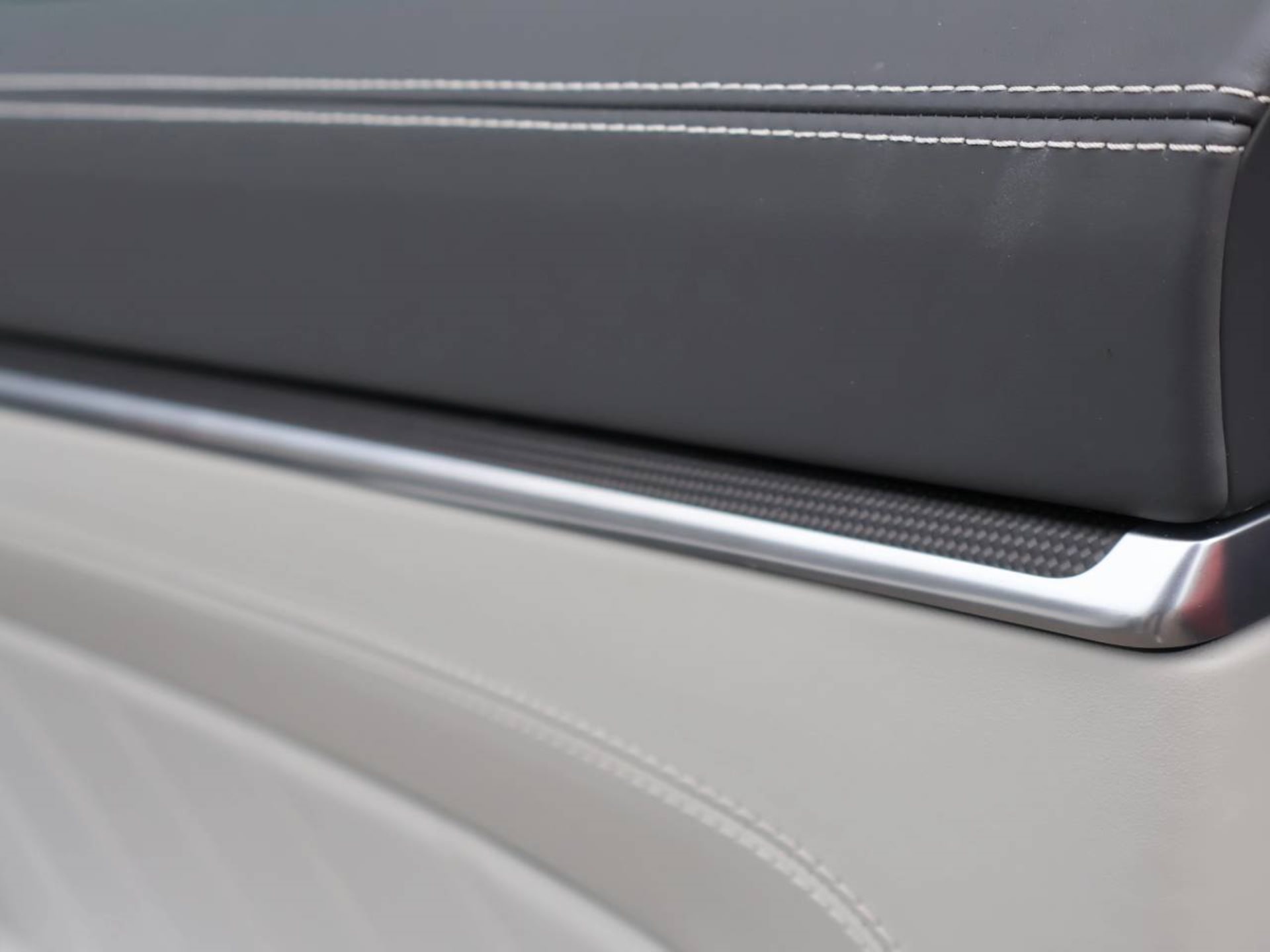 PORSCHE 911 Turbo Cabriolet-image-24
