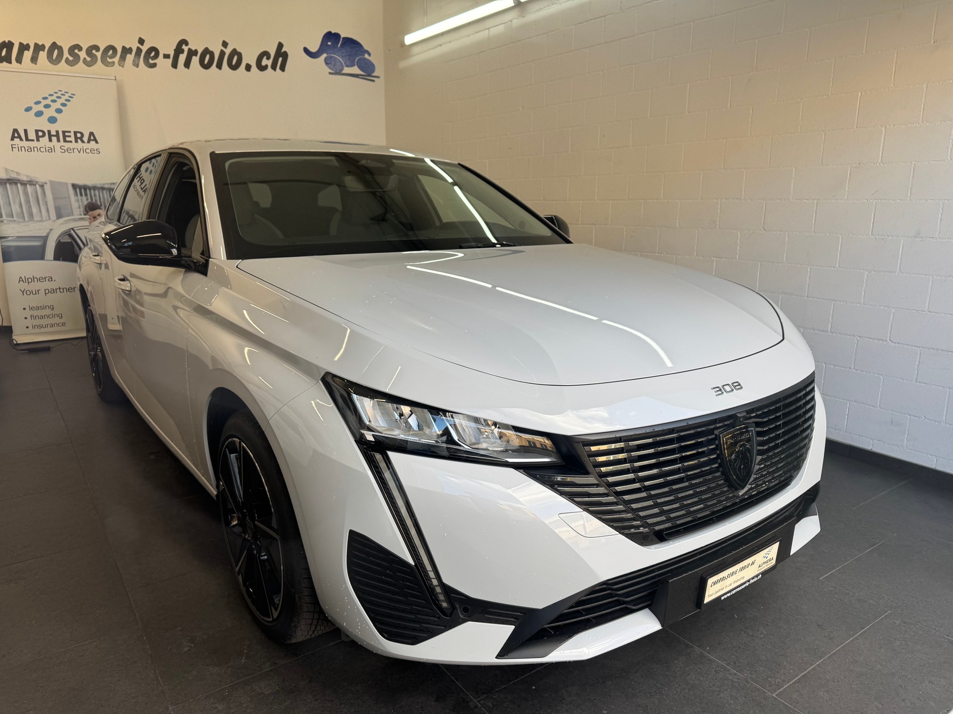 PEUGEOT 308 e SW Allure 54kWh-image-3