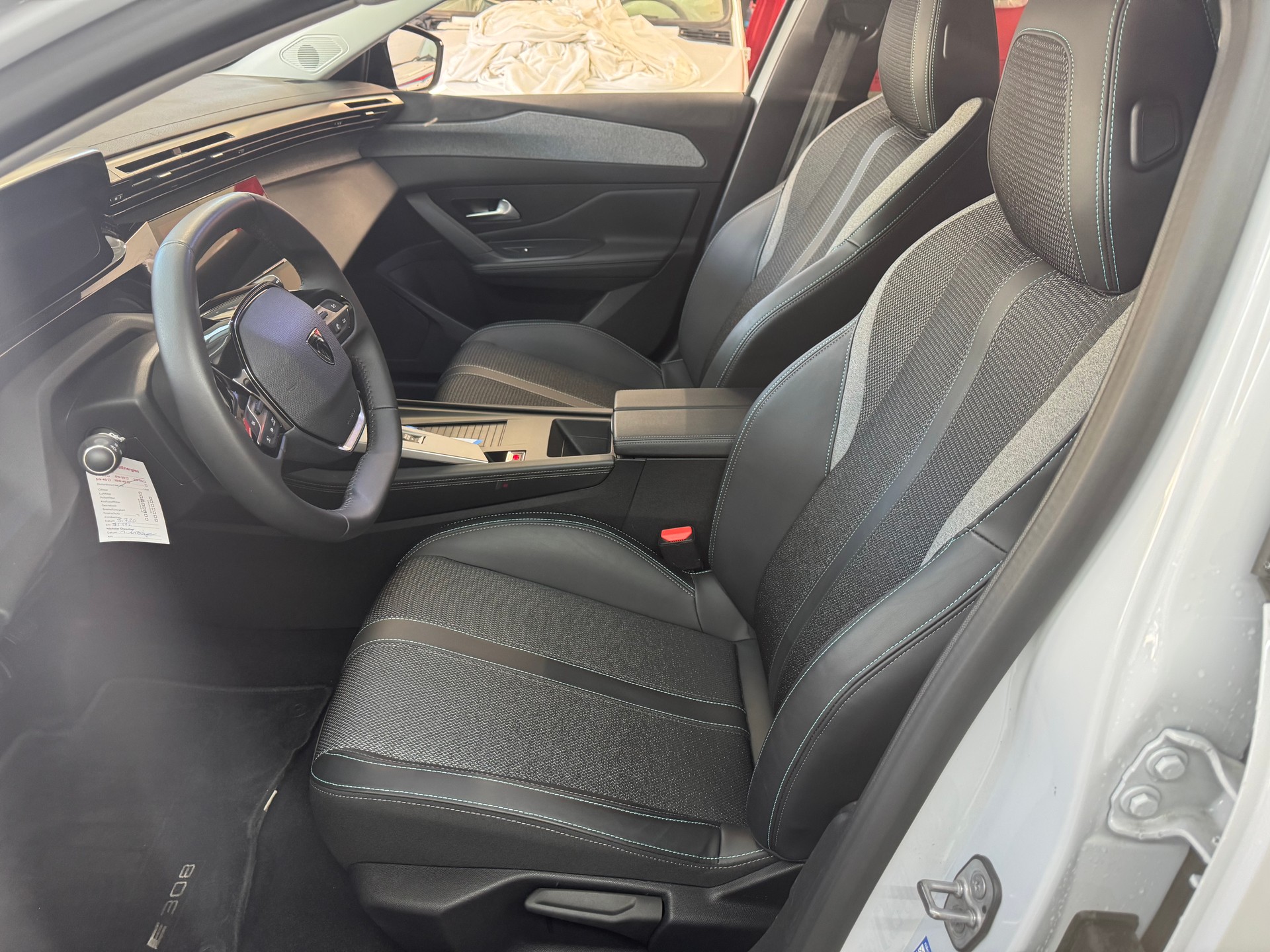 PEUGEOT 308 e SW Allure 54kWh-image-7