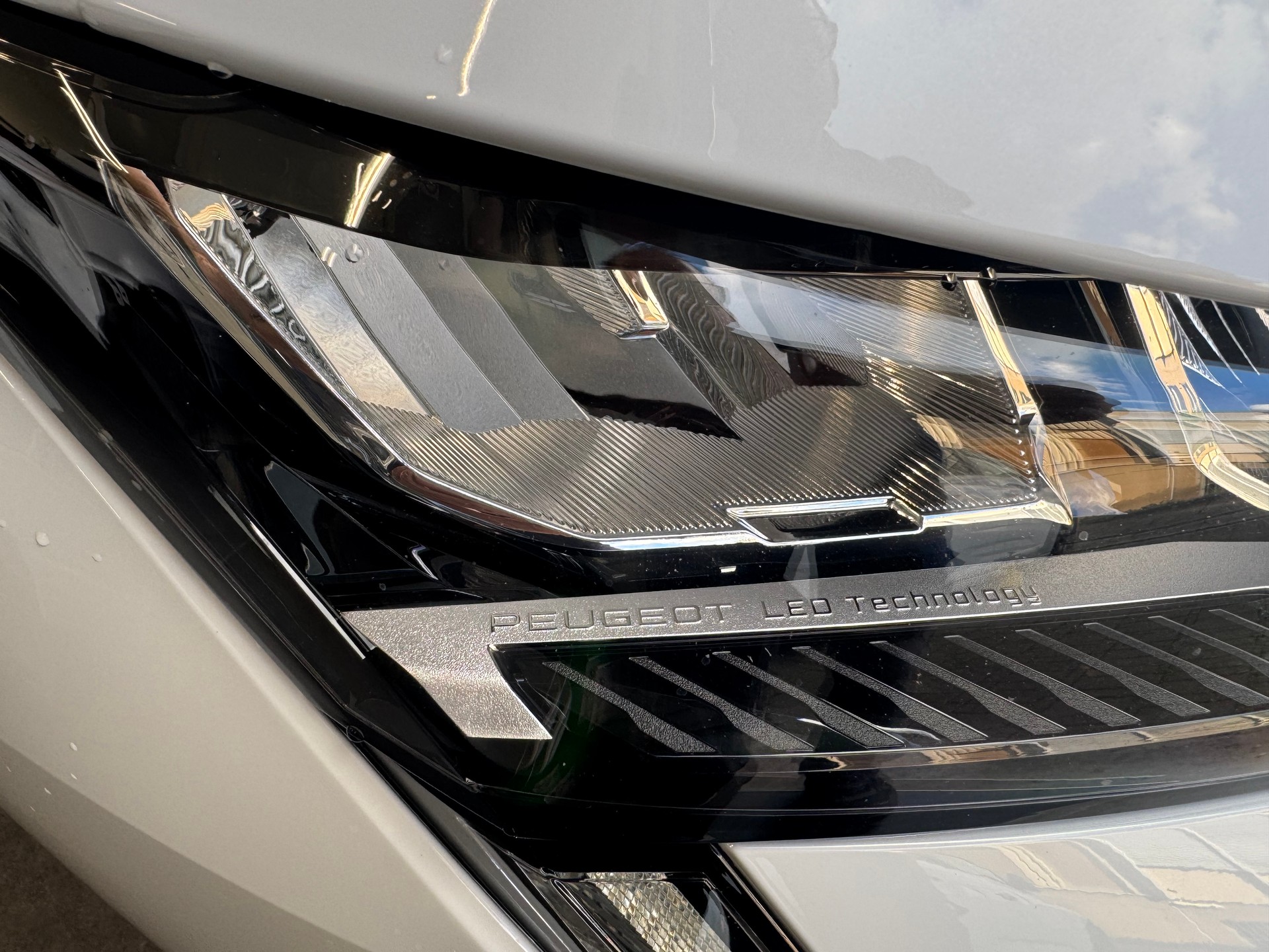 PEUGEOT 308 e SW Allure 54kWh-image-4