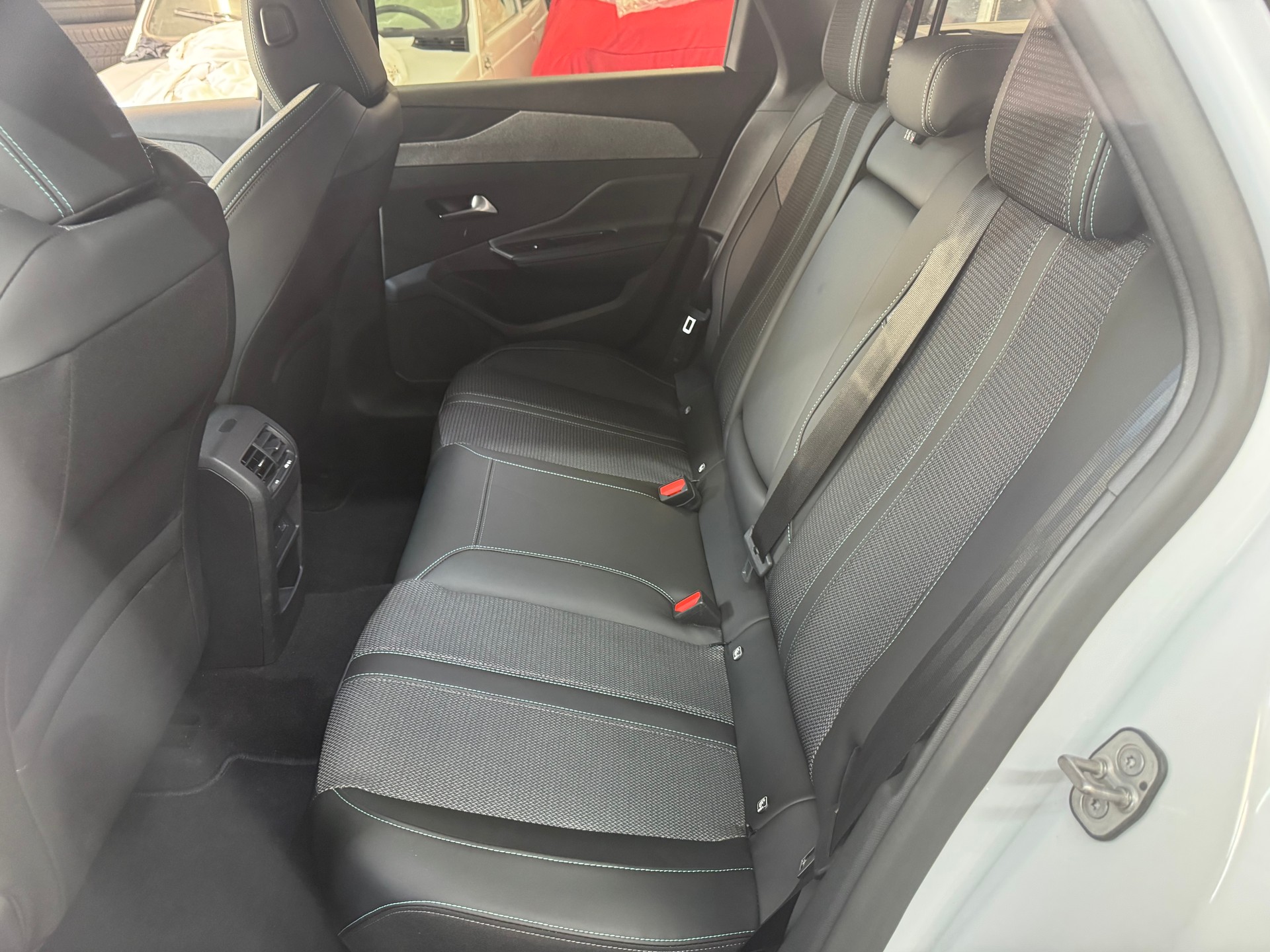 PEUGEOT 308 e SW Allure 54kWh-image-9