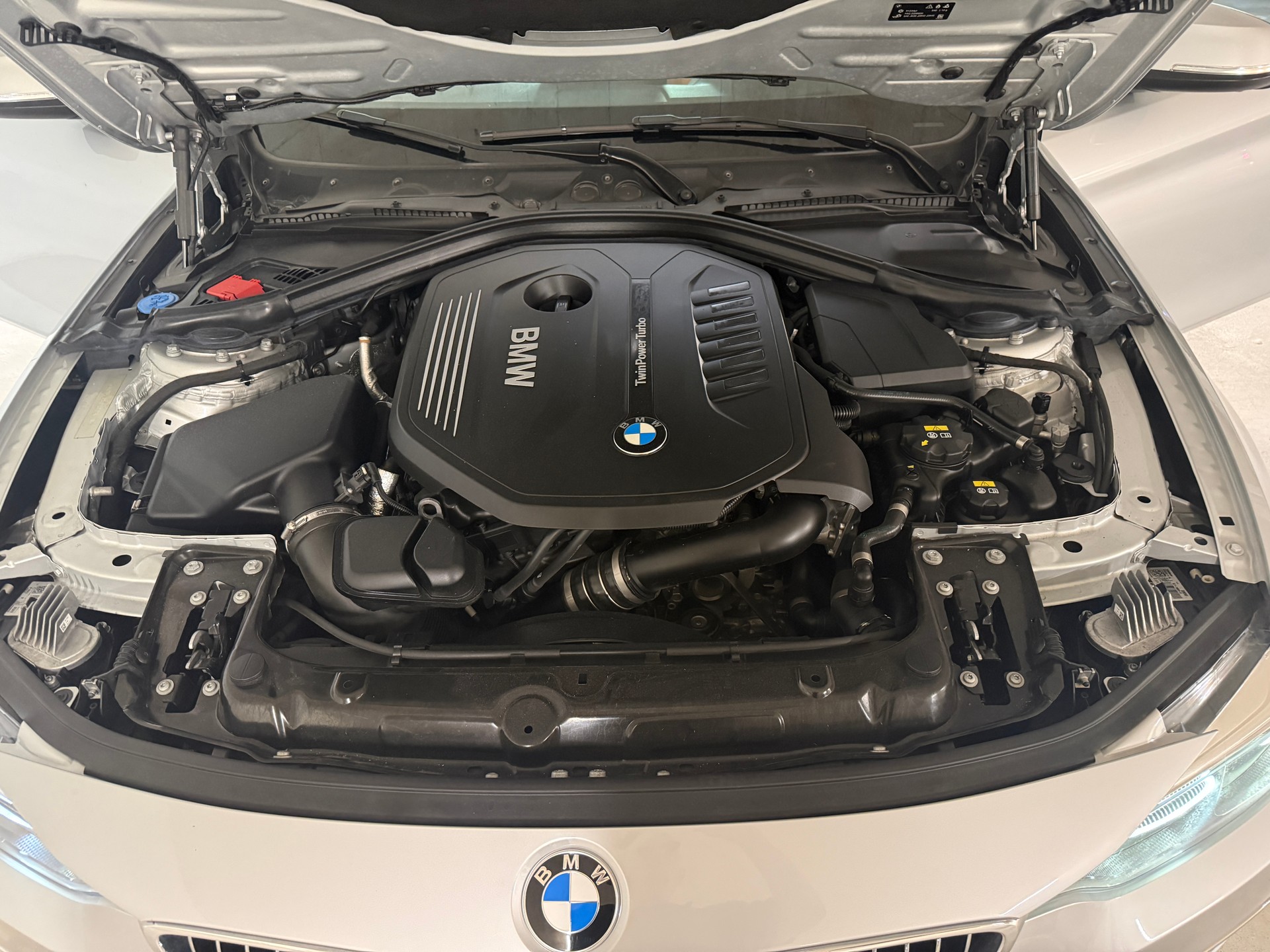 BMW 440i xDrive-image-4