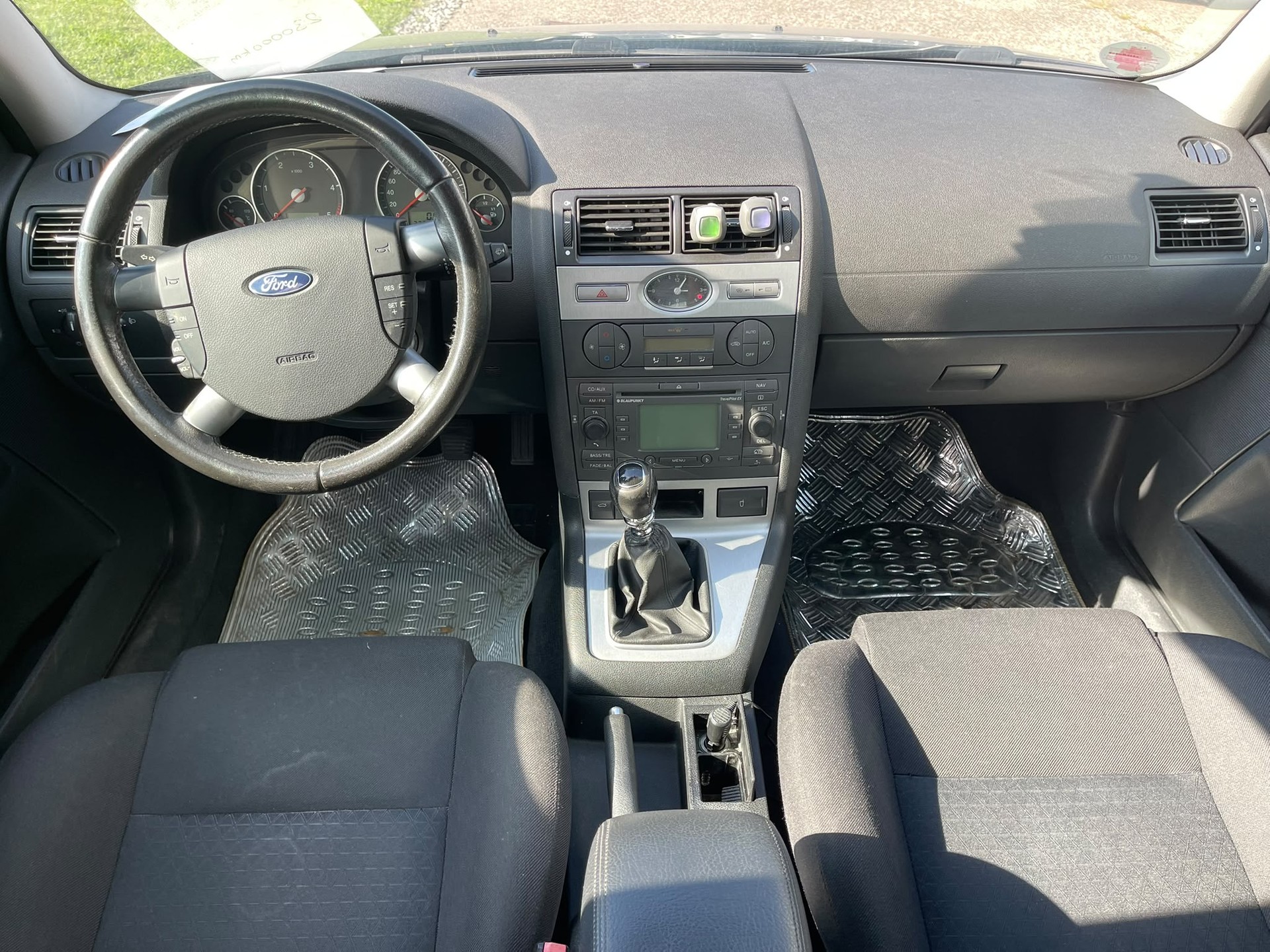 FORD Mondeo 2.0 TDCi 16V Carving-image-6