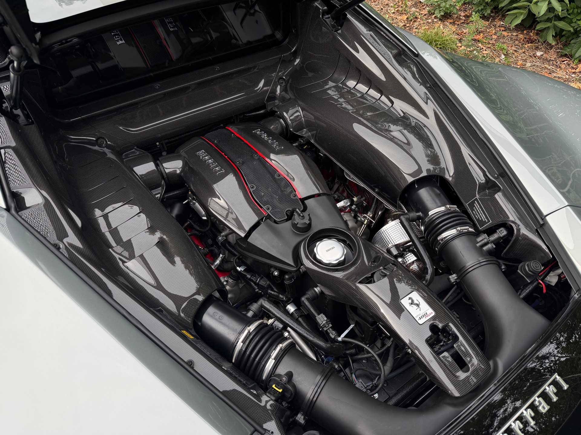 FERRARI 488 Pista 3.9 V8-image-11