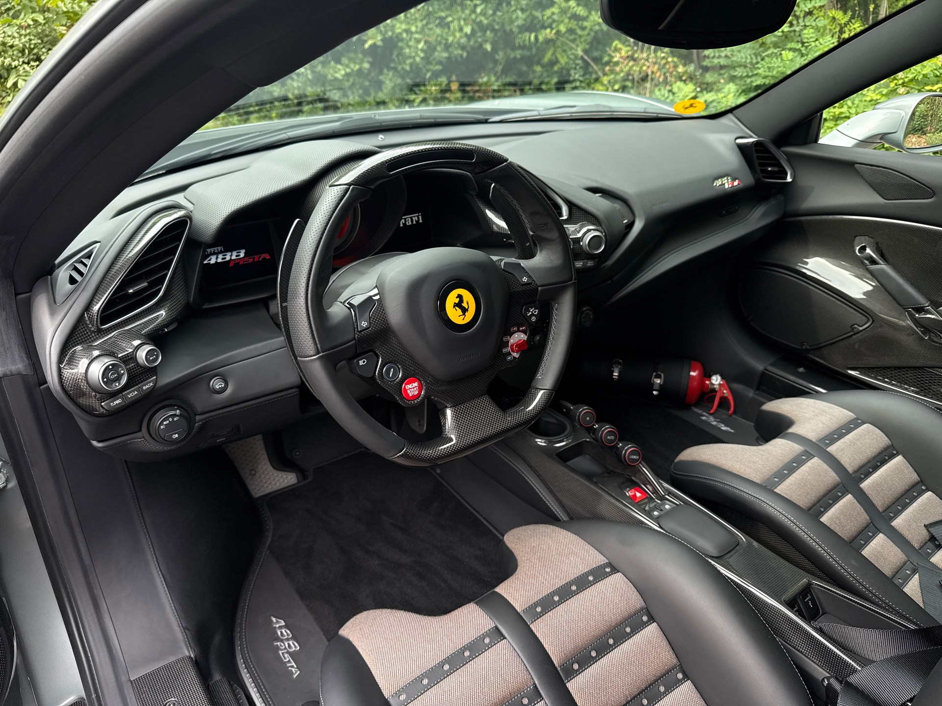 FERRARI 488 Pista 3.9 V8-image-4