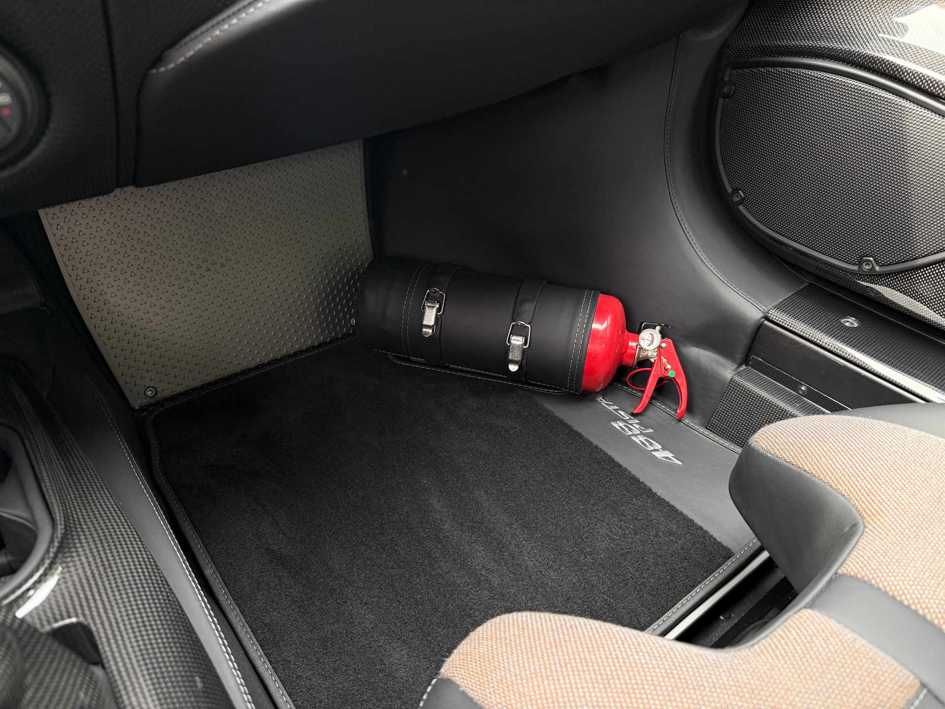 FERRARI 488 Pista 3.9 V8-image-10
