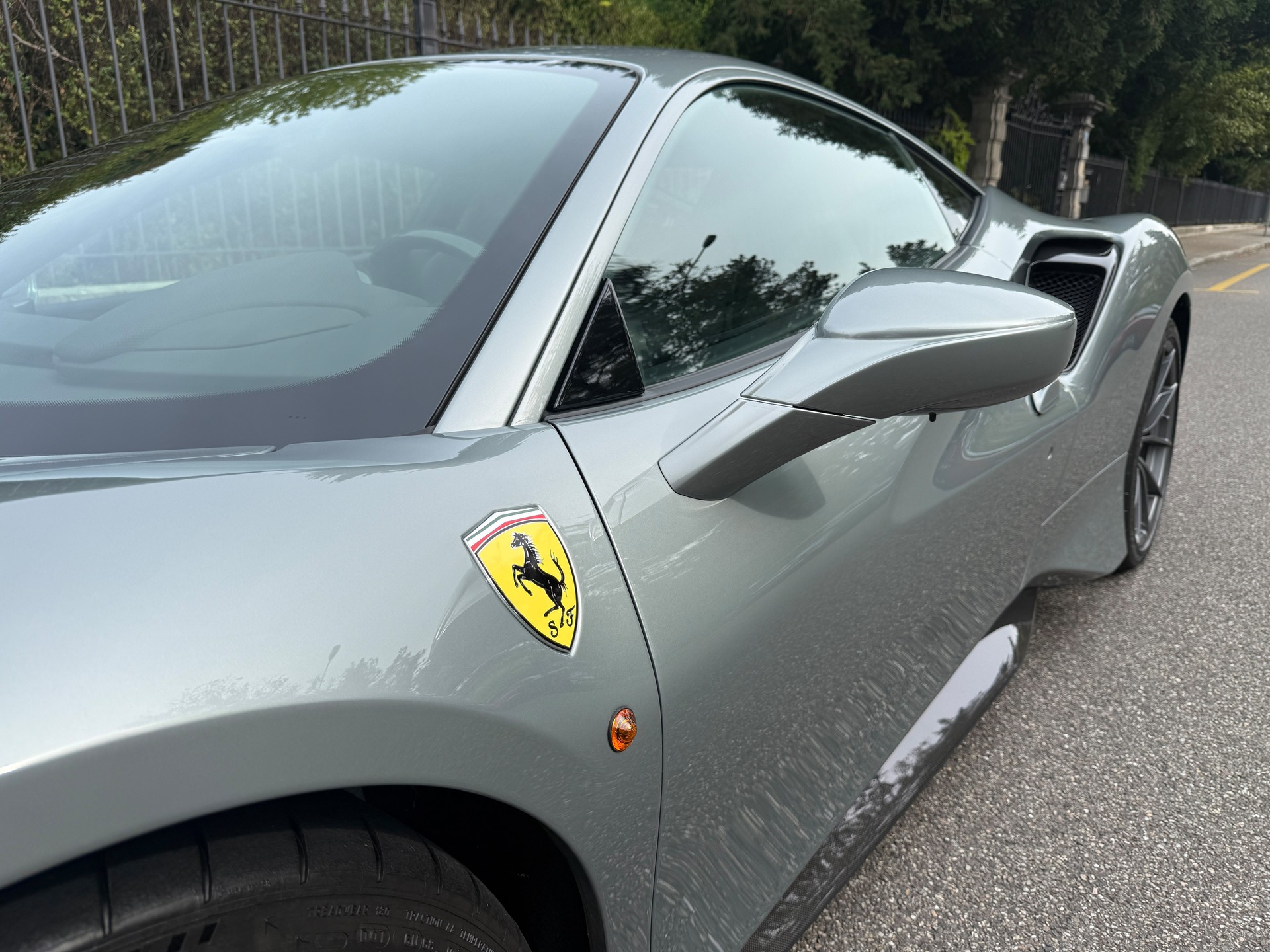 FERRARI 488 Pista 3.9 V8-image-13