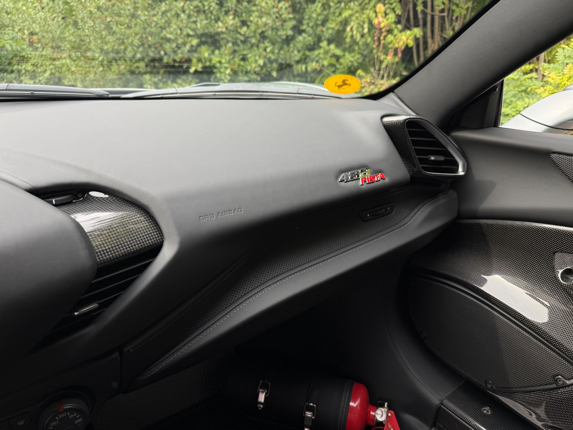 FERRARI 488 Pista 3.9 V8-image-9