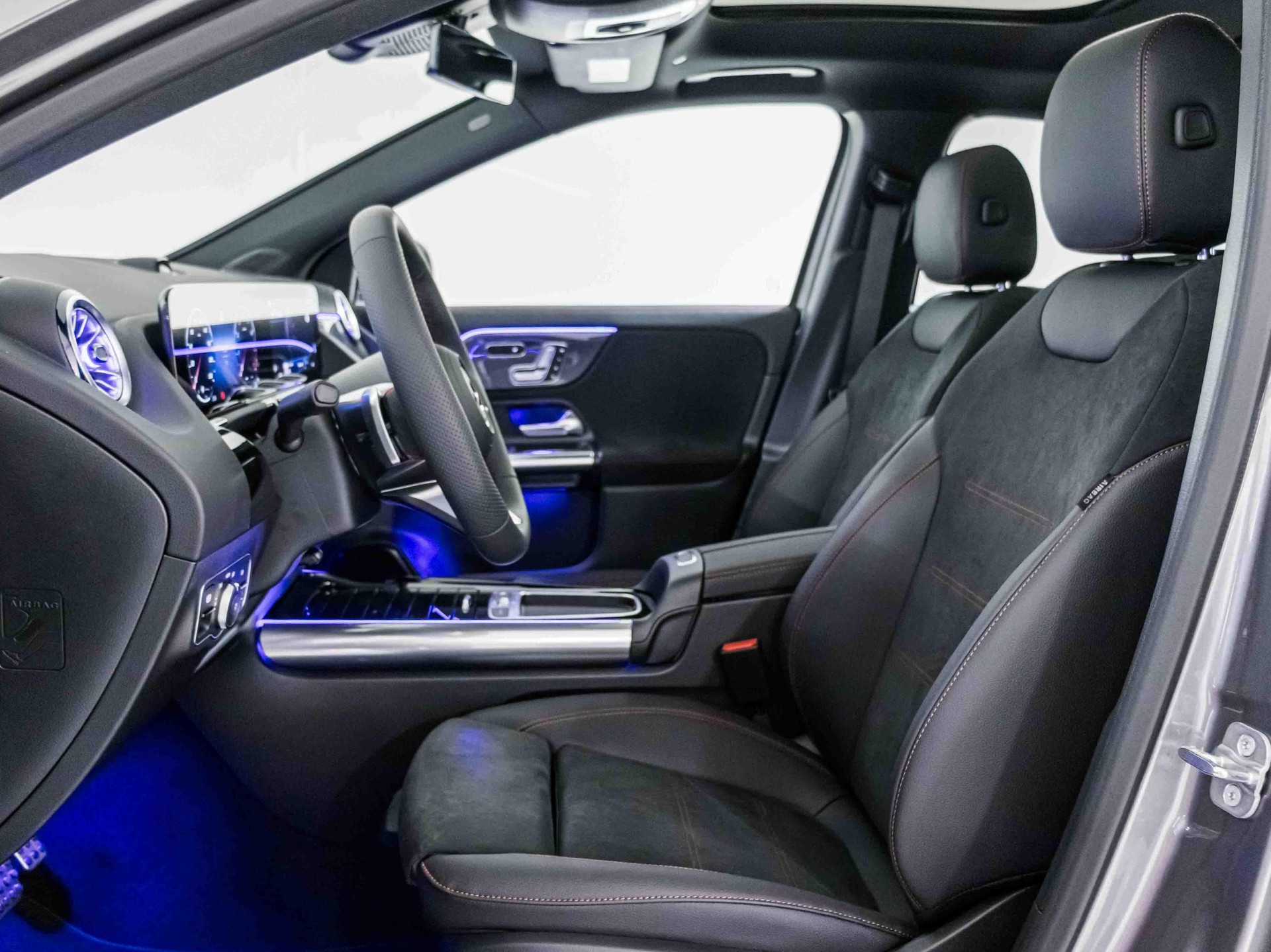 MERCEDES-BENZ GLA 200 Night Star-image-6