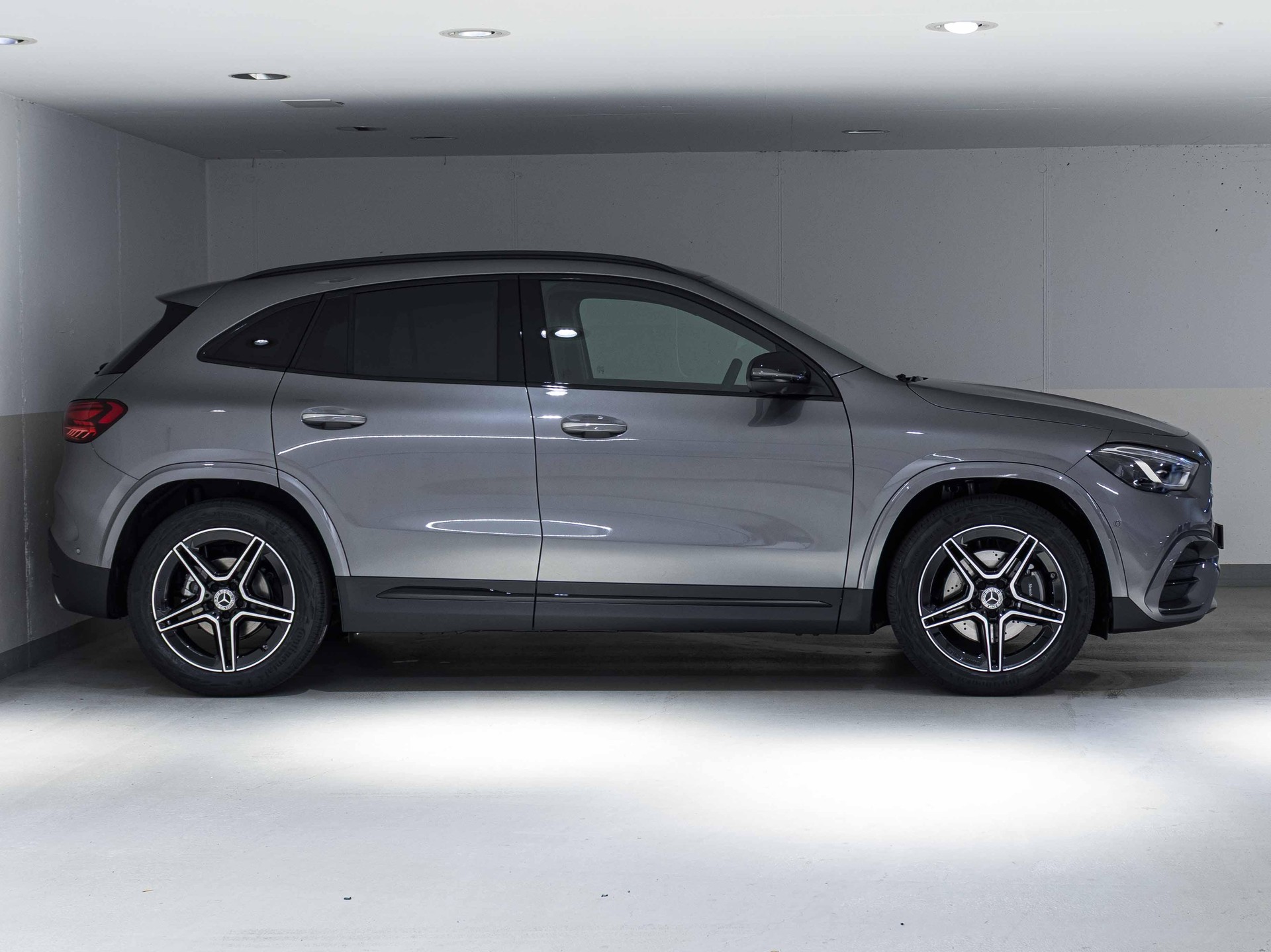 MERCEDES-BENZ GLA 200 Night Star-image-1