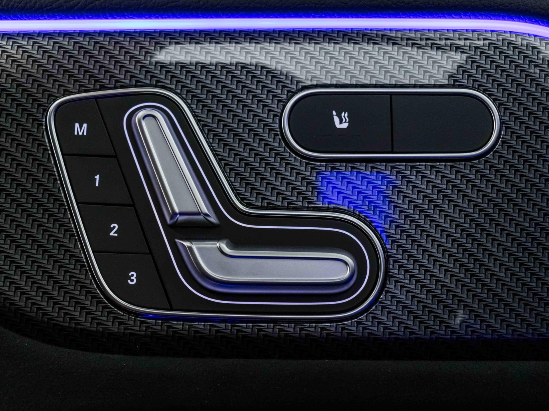 MERCEDES-BENZ GLA 200 Night Star-image-12