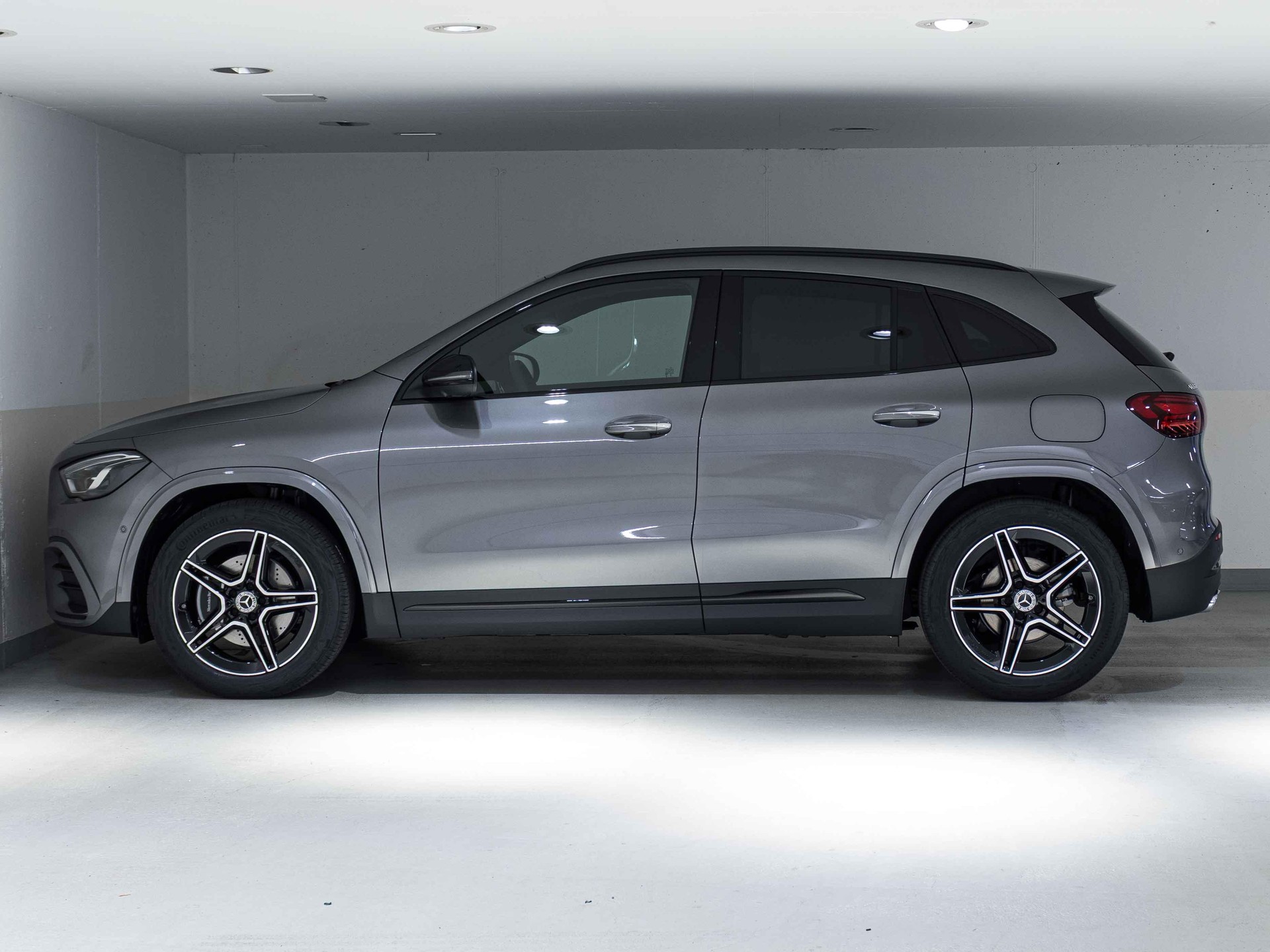 MERCEDES-BENZ GLA 200 Night Star-image-4