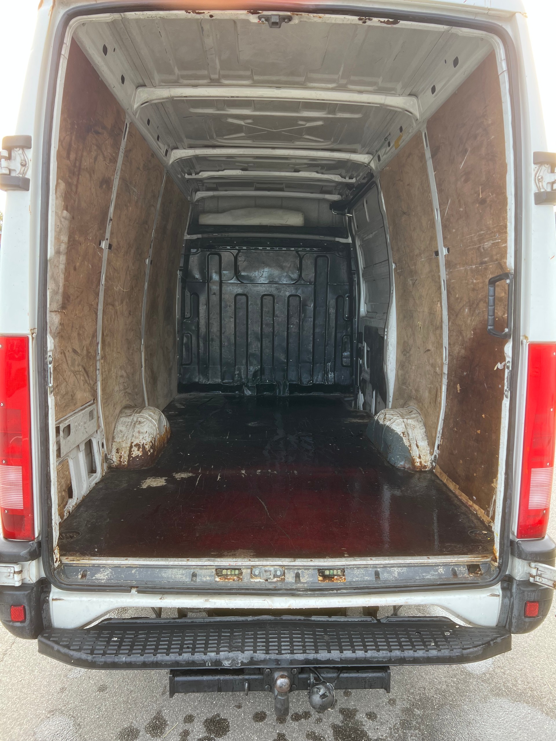 IVECO 35S17V 12m3 3.0 Diesel-image-8