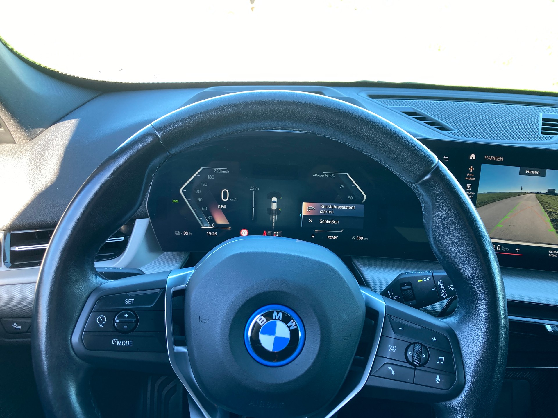 BMW iX1 xDrive 30-image-12