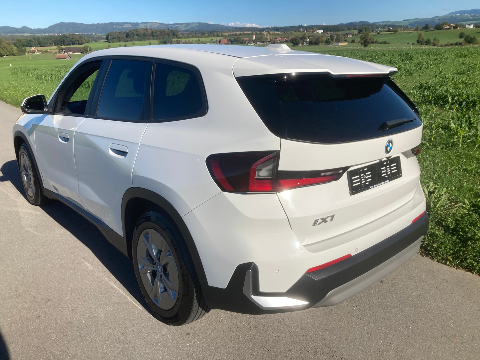 BMW iX1 xDrive 30-image-3