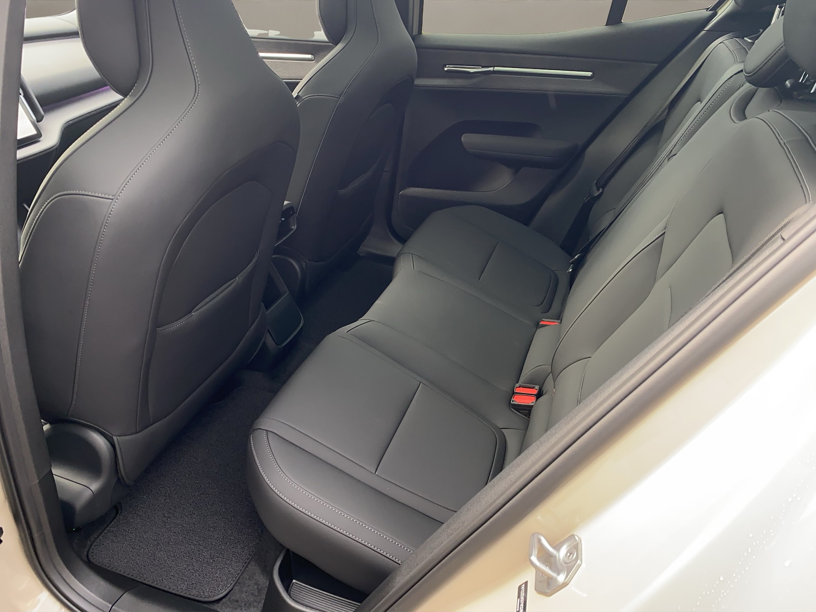 VOLVO EX 30 P8 Ultra AWD-image-9
