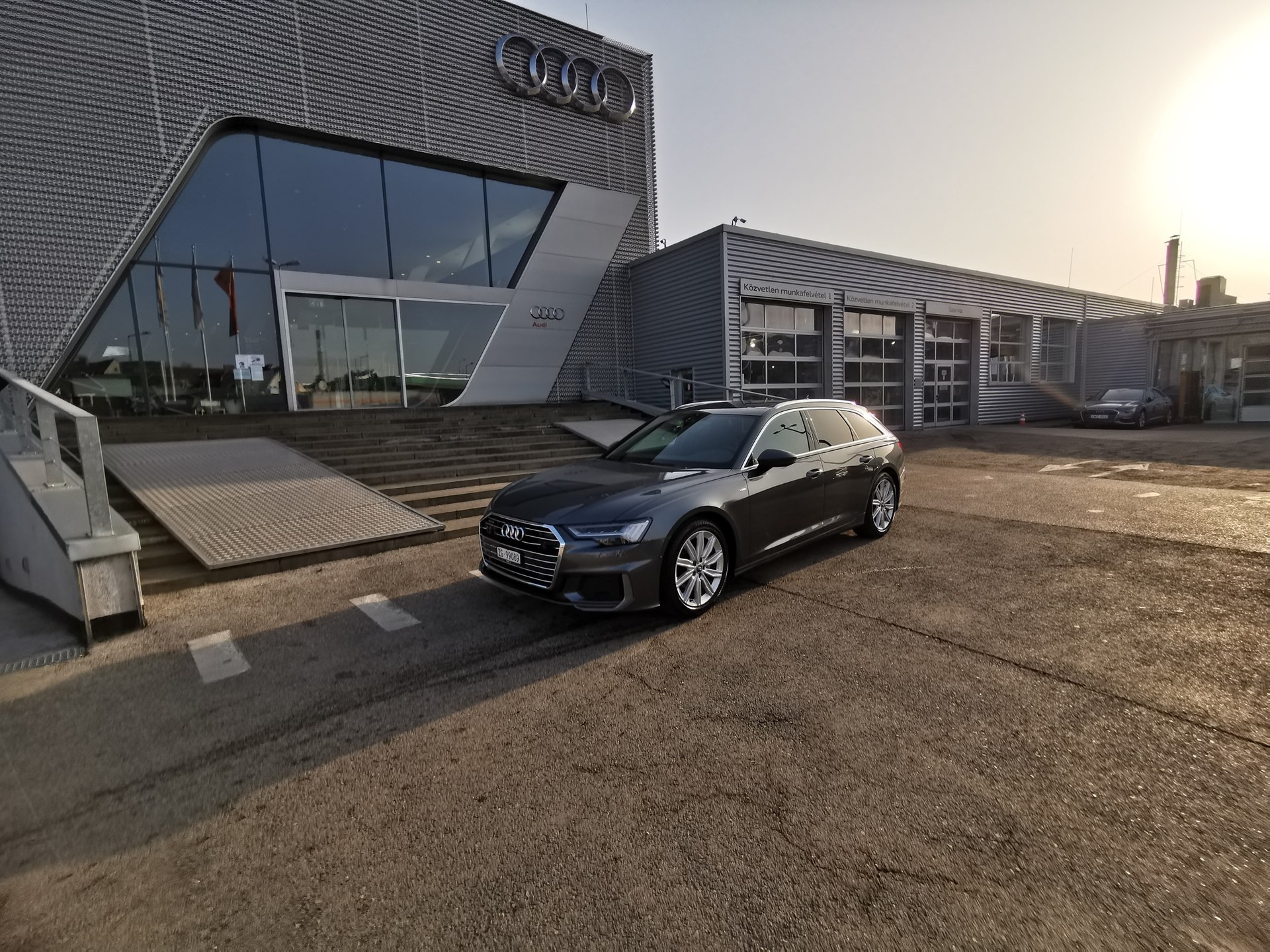 AUDI A6 Avant 40 TDI Sport quattro S-tronic-image-2