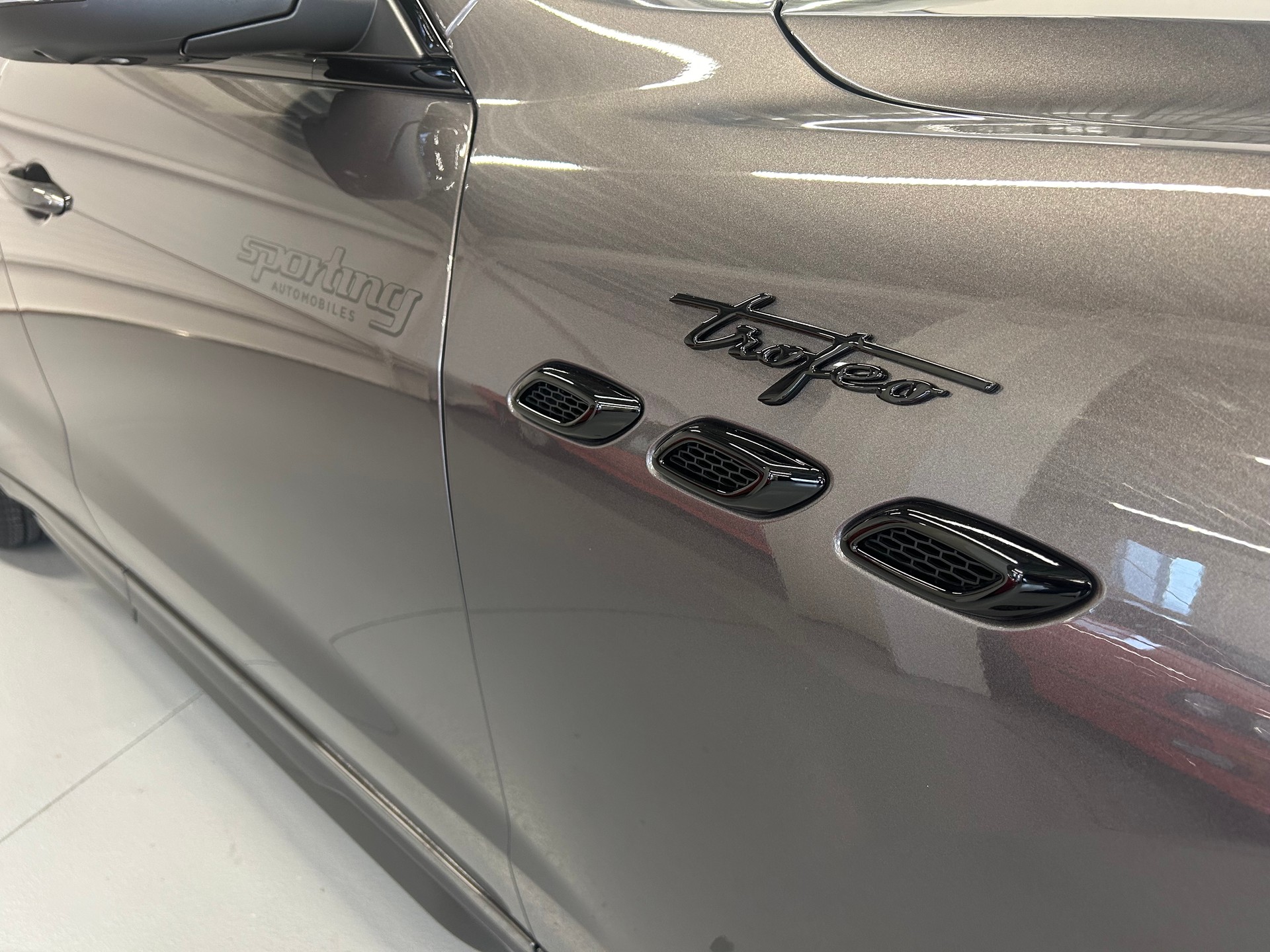 MASERATI Levante 3.8 V8 Trofeo Q4 Automatica-image-12