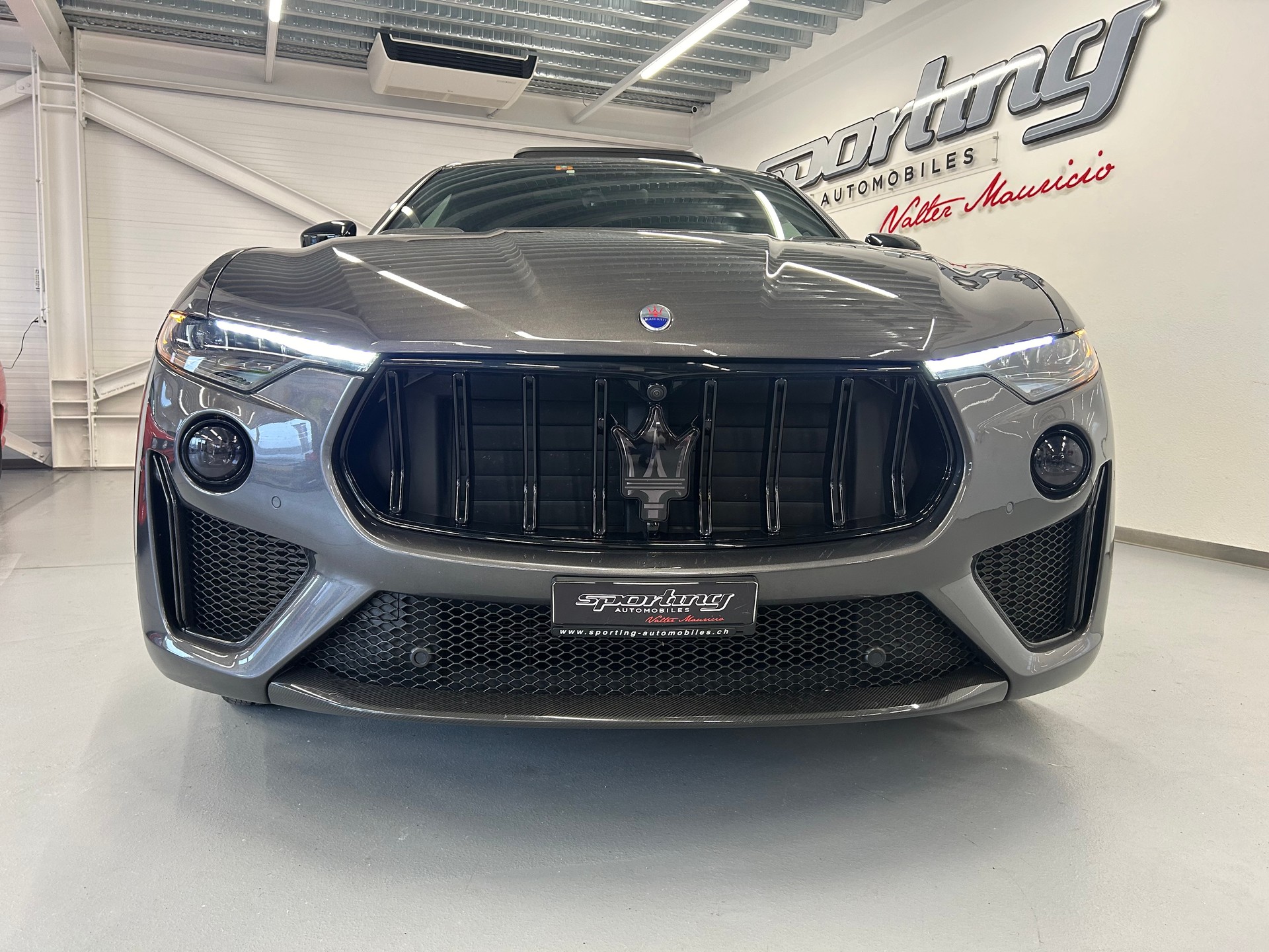 MASERATI Levante 3.8 V8 Trofeo Q4 Automatica-image-3