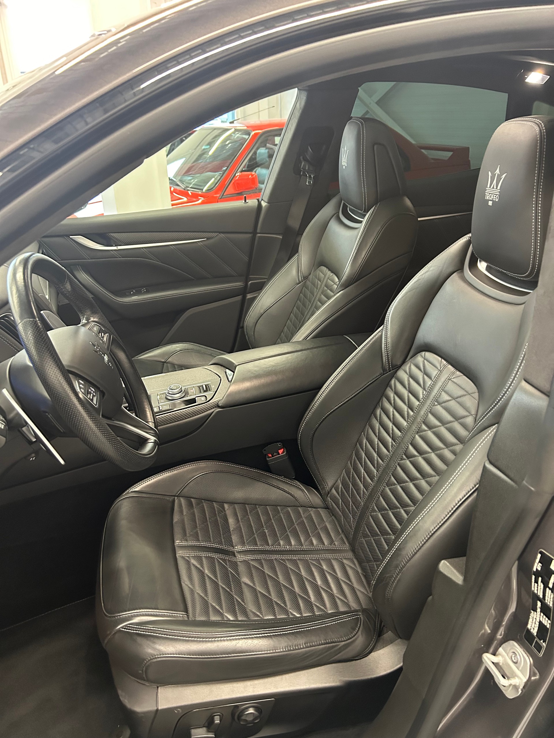 MASERATI Levante 3.8 V8 Trofeo Q4 Automatica-image-17