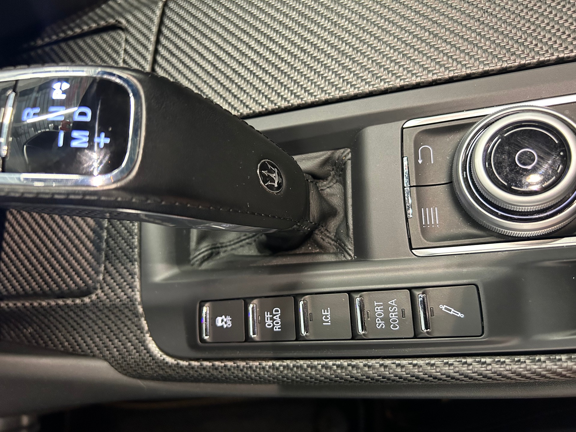 MASERATI Levante 3.8 V8 Trofeo Q4 Automatica-image-25