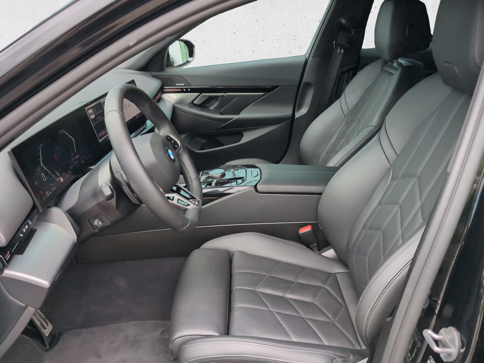 BMW 520d xDr 48V Tour M Sport-image-9