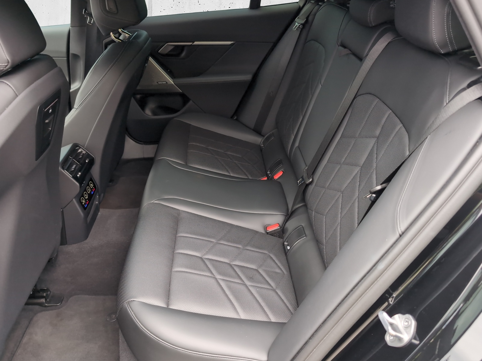 BMW 520d xDr 48V Tour M Sport-image-13