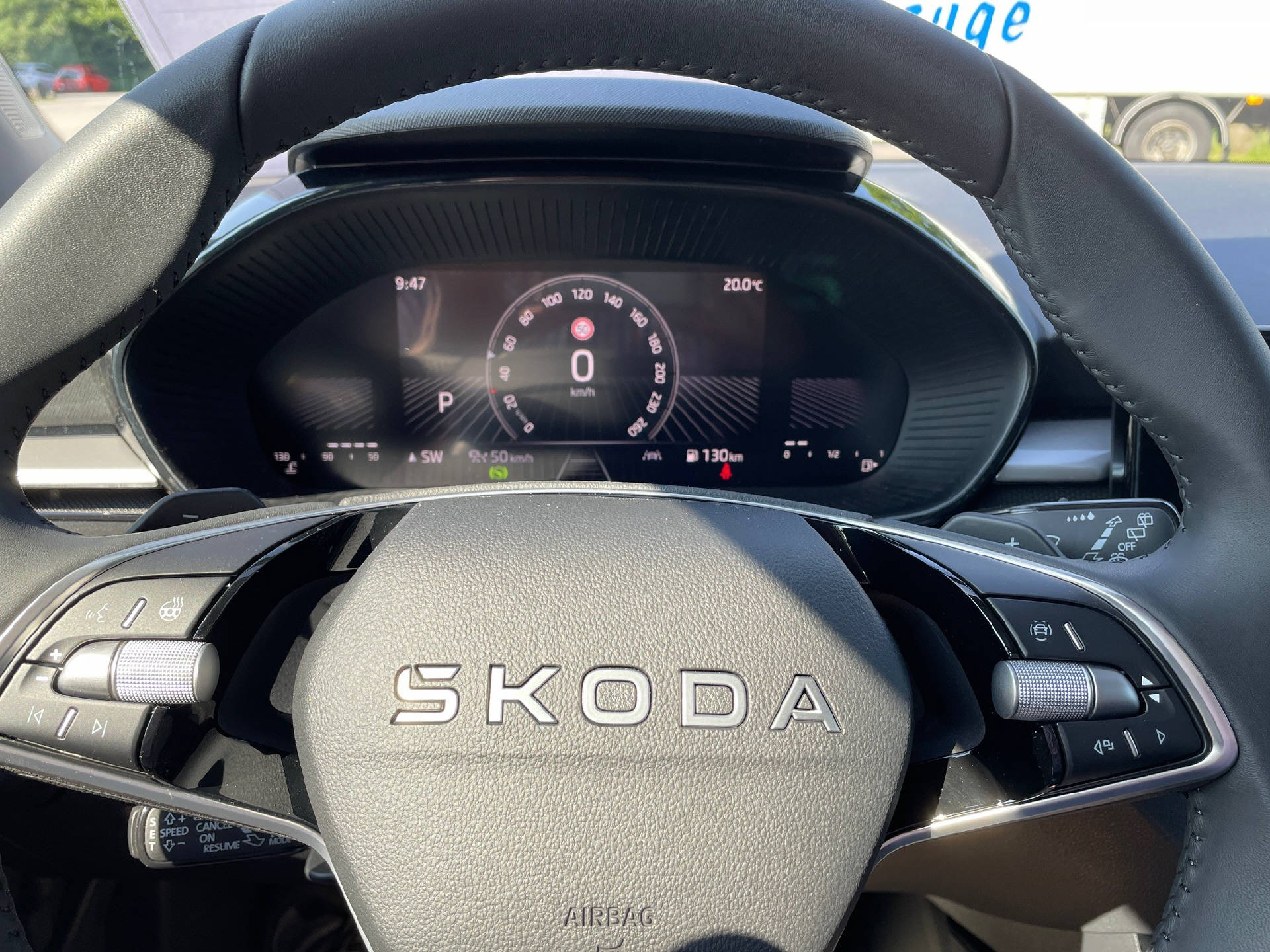 SKODA Fabia 1.0 TSI Selection DSG-image-8