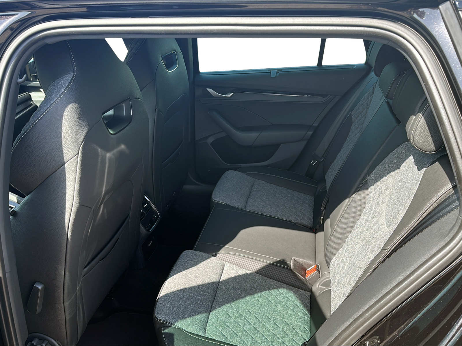 SKODA Octavia Combi 2.0 TSI DSG Sport Line 4x4-image-4