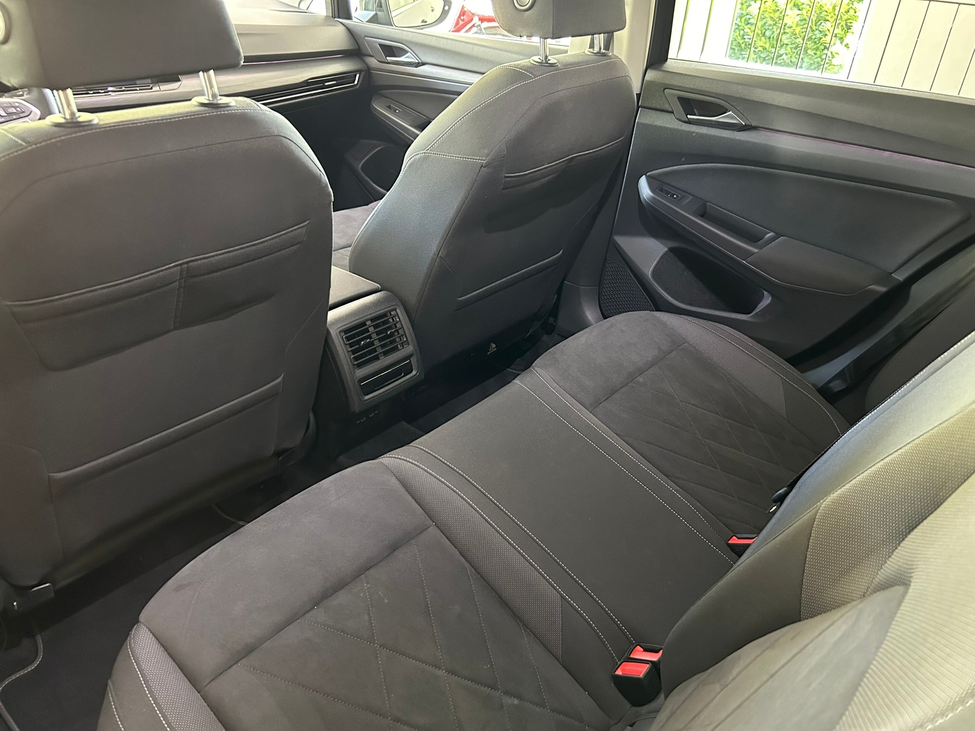 VW Golf VIII 2.0 TSI Style DSG 4Motion – Allrad, Power & Top Ausstattung!-image-11